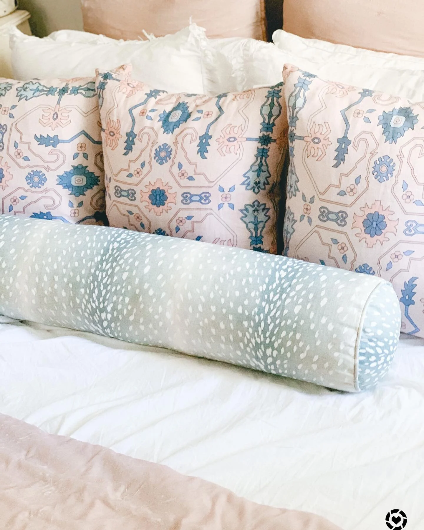 #repost of my bed bc now you can buy the things. http://liketk.it/35mP3 #liketkit @liketoknow.it Shop your screenshot of this pic with the LIKEtoKNOW.it/Linablakeinteriors 

#liketkit #LTKhome #StayHomeWithLTK
@liketoknow.it
http://liketk.it/35mP3