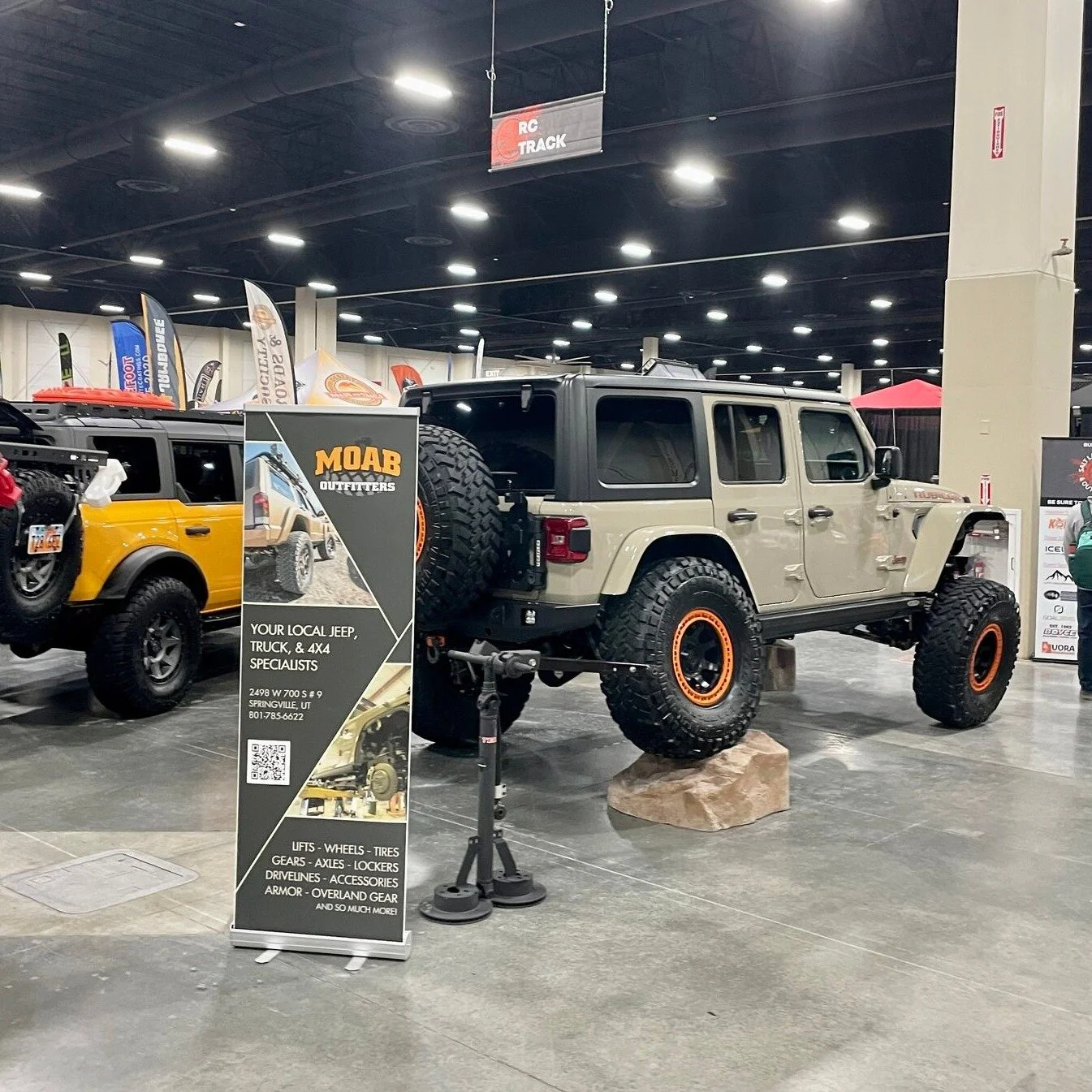 Had a good time checking out the @saltlakeoffroadoutdoorexpo this weekend. As always they put on a great show and it was fun to see all the gear available and to catch up with our friends at @expeditionsuperstore, @legacyoffroad, and @blueribboncoali