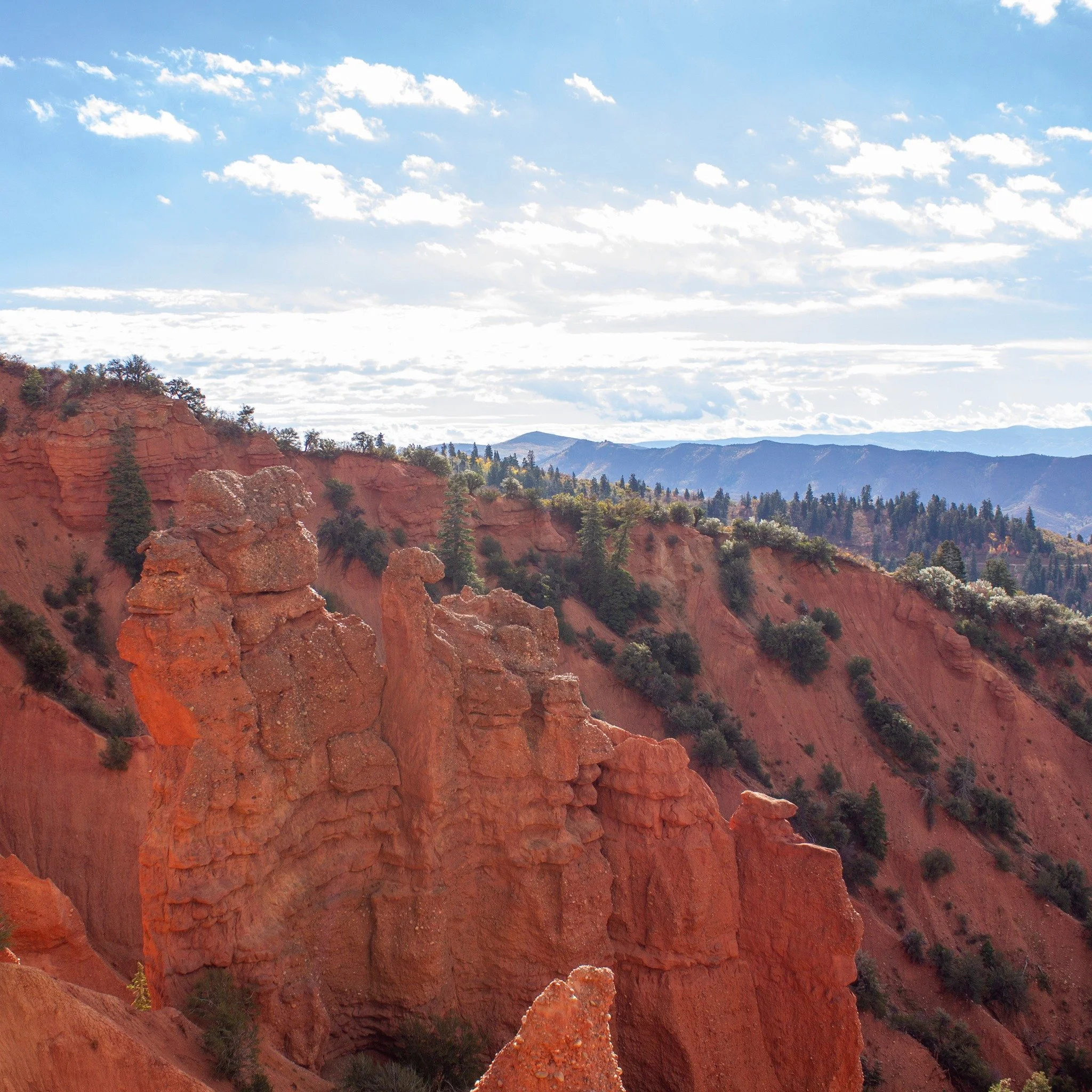 Summer is finally here! Well, mostly...
Get out and explore all the amazing vista's Utah has to offer!
.
.
.
#overland #overlanding #overlander #overlandbound
#OverlandPark #overlandkitted #overlandlife
#overlandjournal #overlandtrack #overlanders
#o