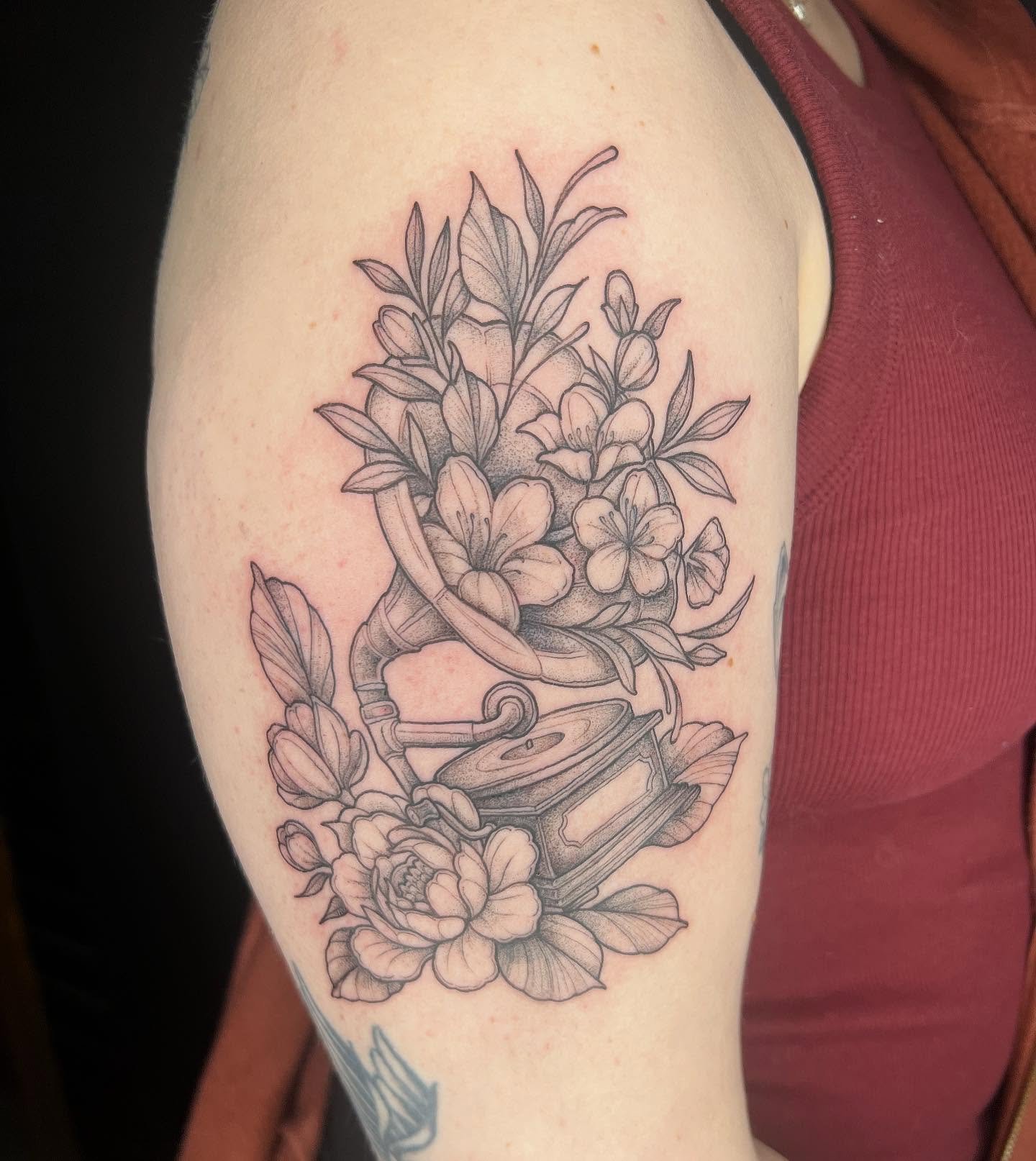 It&rsquo;s always a blast to tattoo you C! Thank you for coming to me with such lovely ideas ❤️
.
.
.
.
#tattoo #musictattoo #floraltattoo #michigantattooartist #femaletattooartists