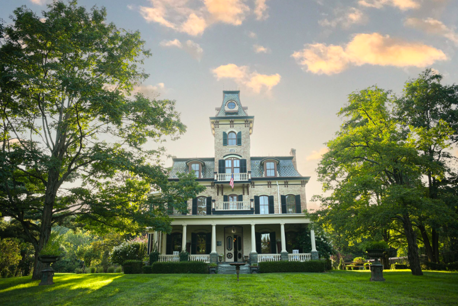 Edgewood Lawns
