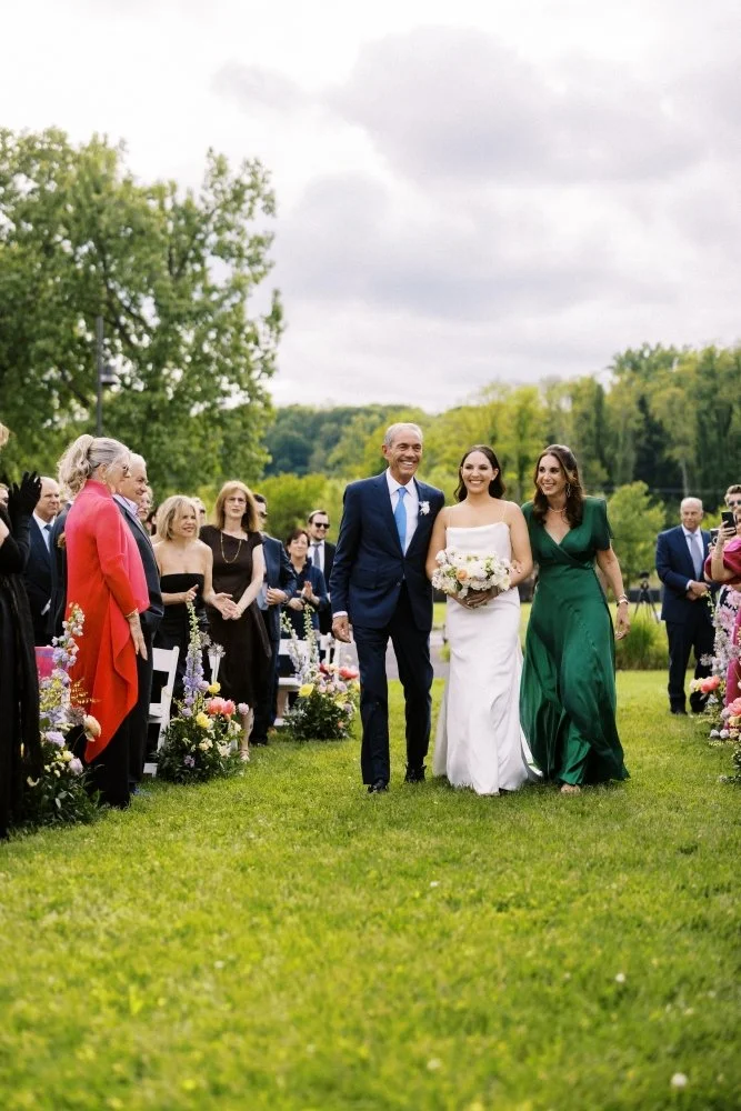 Amanda_26Jared_0528-lawn walk-.jpg