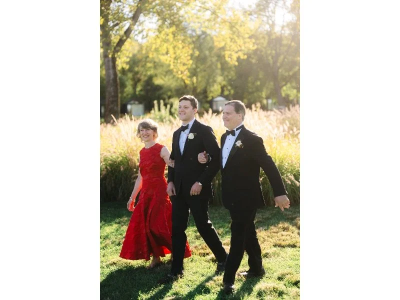 FIN-Groom walking_Matt_Wedding_Sneak_Peek_155.jpg