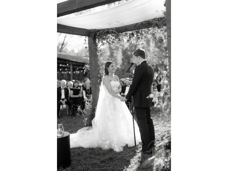FIN-BW-closer-to-roof_Matt_Wedding_Sneak_Peek_173.jpg