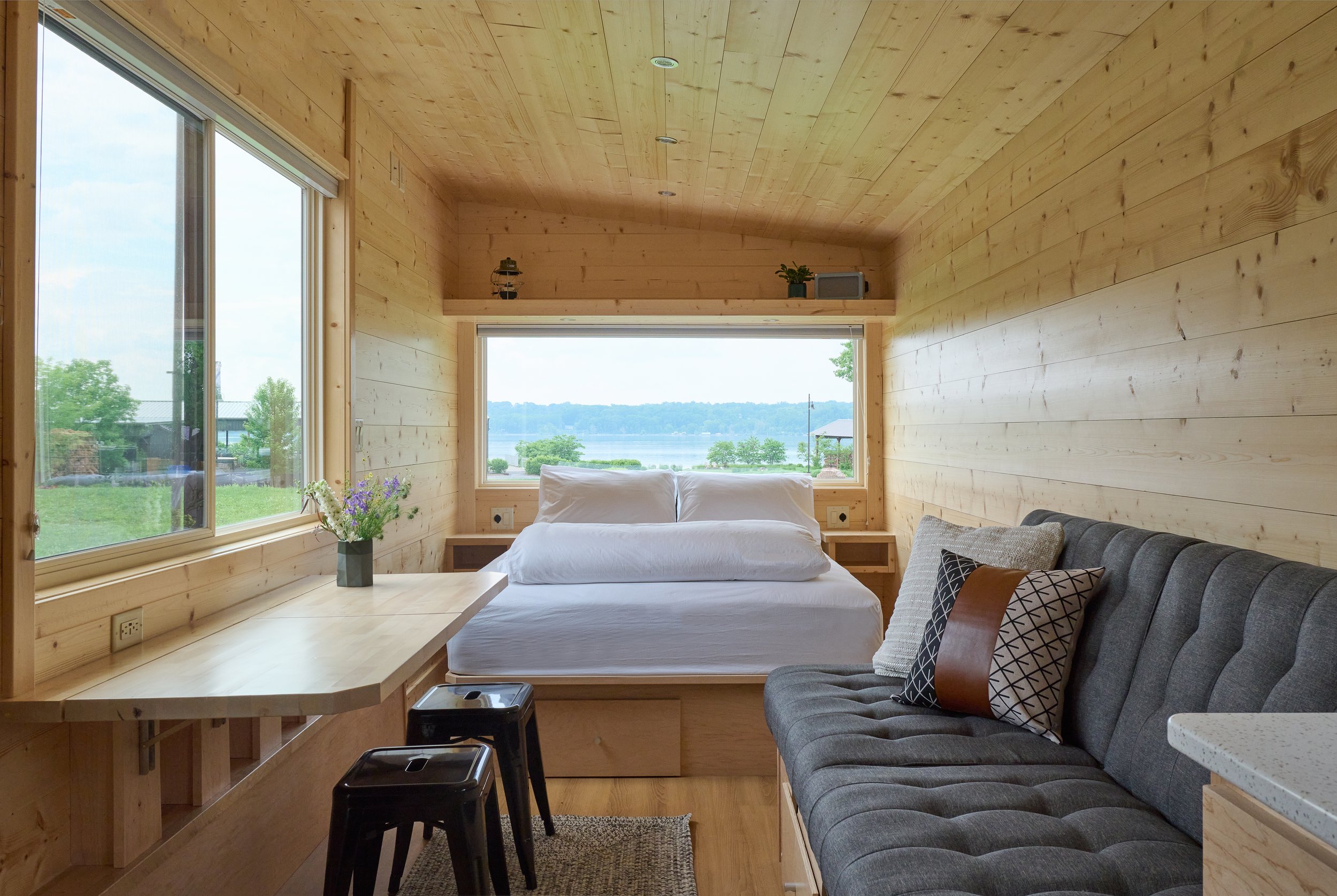 HH_springRiver View Queen Interior.jpg