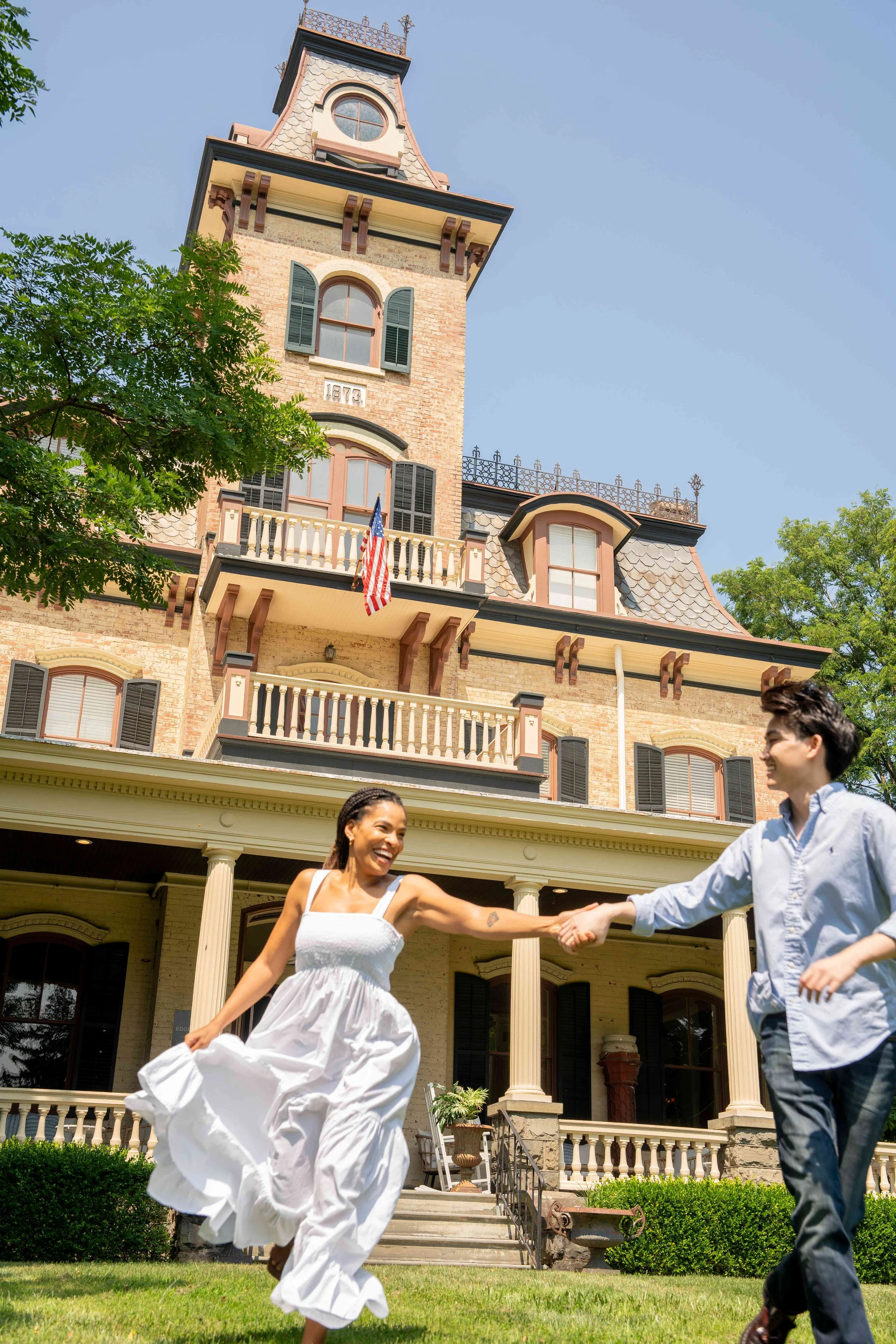 edgewood lawn romantic couple .jpg