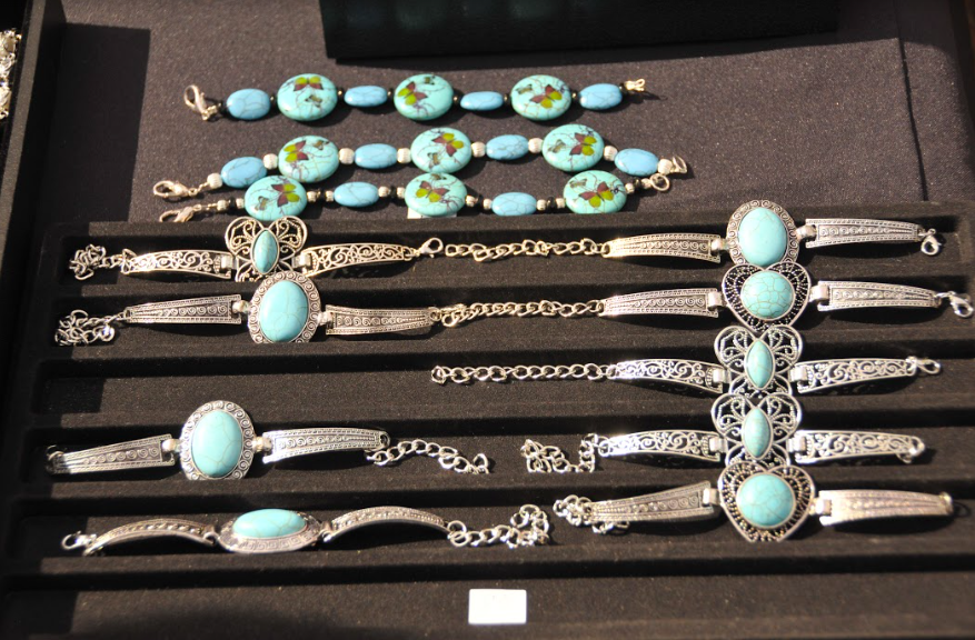 Turquoise and Silver [Kendall Kroesen].png