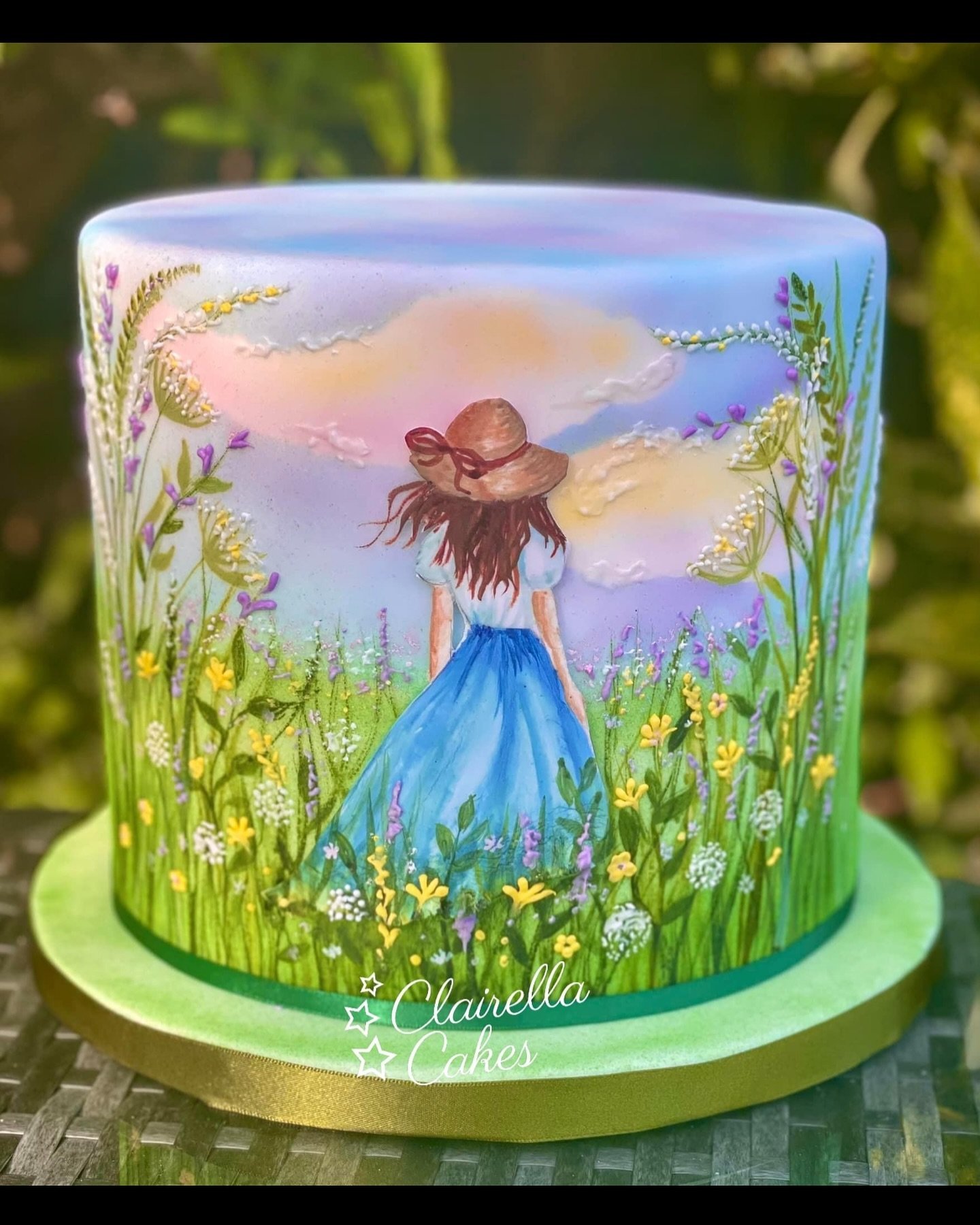 ** NEW CLASS ALERT - THE &lsquo;SUMMER MEADOW&rsquo; CLASS**
(in Essex UK)

Are you scared of airbrushing, hand painting &amp; royal icing??? 
Well look no further this is the class for YOU!  This class is aimed at Beginners &amp; Improvers &amp; for