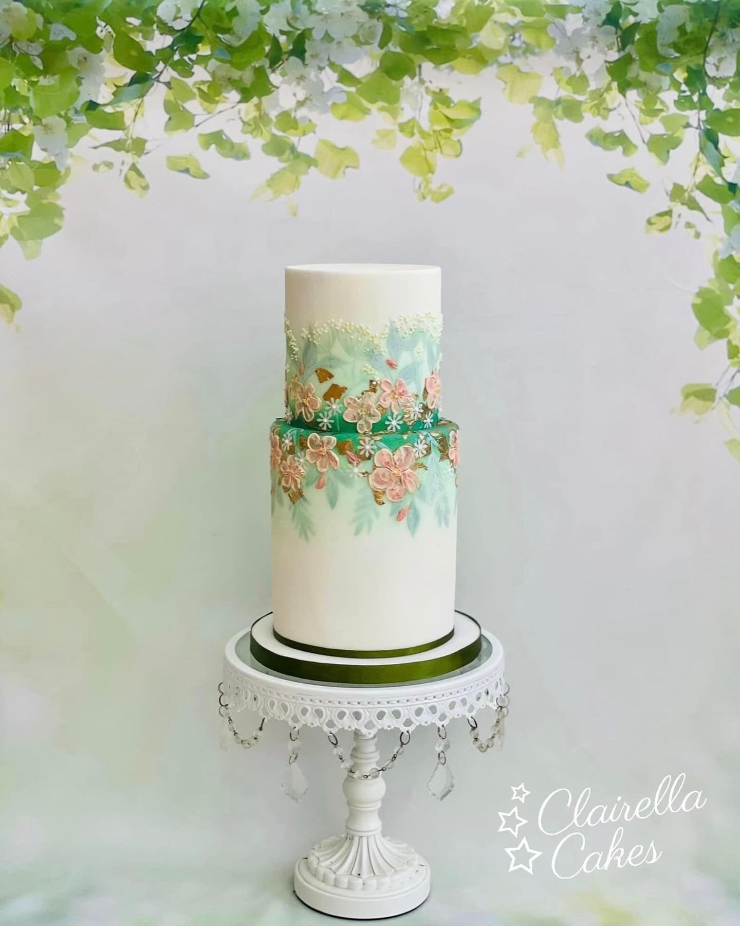 A pretty little Spring wedding cake for a gorgeous intimate garden &ldquo;Tea Party&rdquo;  wedding last weekend - thank goodness the weather was beautiful!

Bride &amp; Groom - (Chloe &amp; Callum) supplied their own cake topper so this was the befo