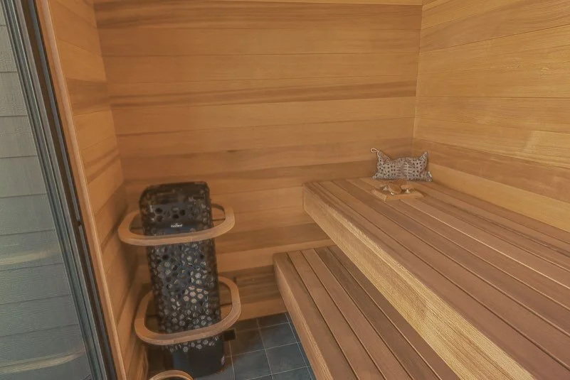 Turning Vision into Reality: Step inside this bespoke sauna we crafted for an amazing client who dared to dream big. Their unwavering commitment to quality and their trust in our expertise resulted in a breathtaking custom build that blends functiona