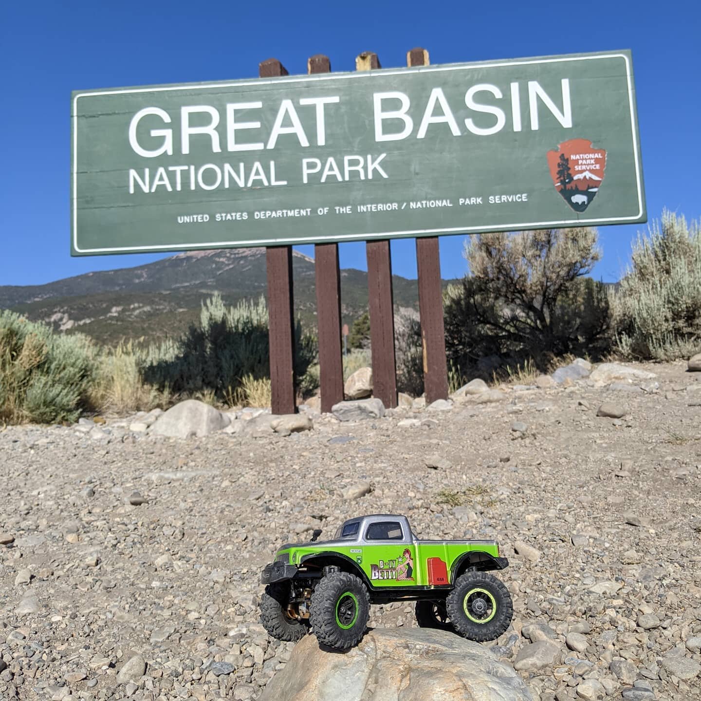 Had to take the Betty on a little family trip to Great Basin last week. After a few weeks of use I have determined the rear steer axle isn't worth it. The servo adds a lot of rear weight and I hardly used the rear steering until I was already in trou