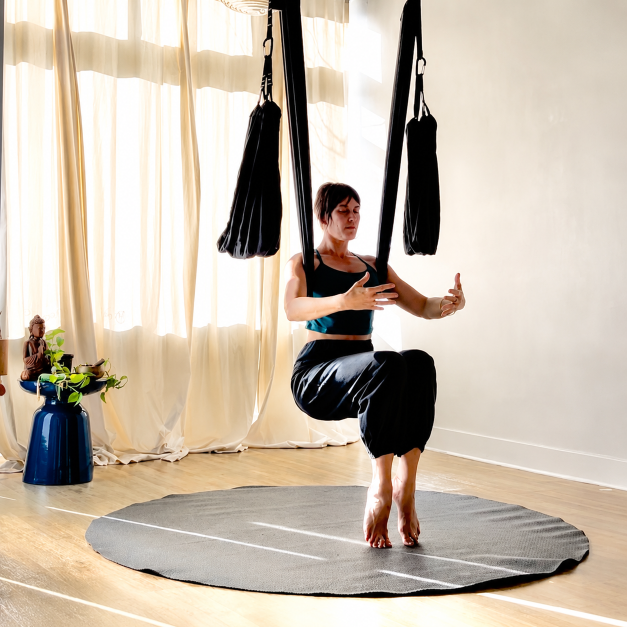 HOW TO SIT: Expressing Yourself from the Inside Out with Apryl Uncapher