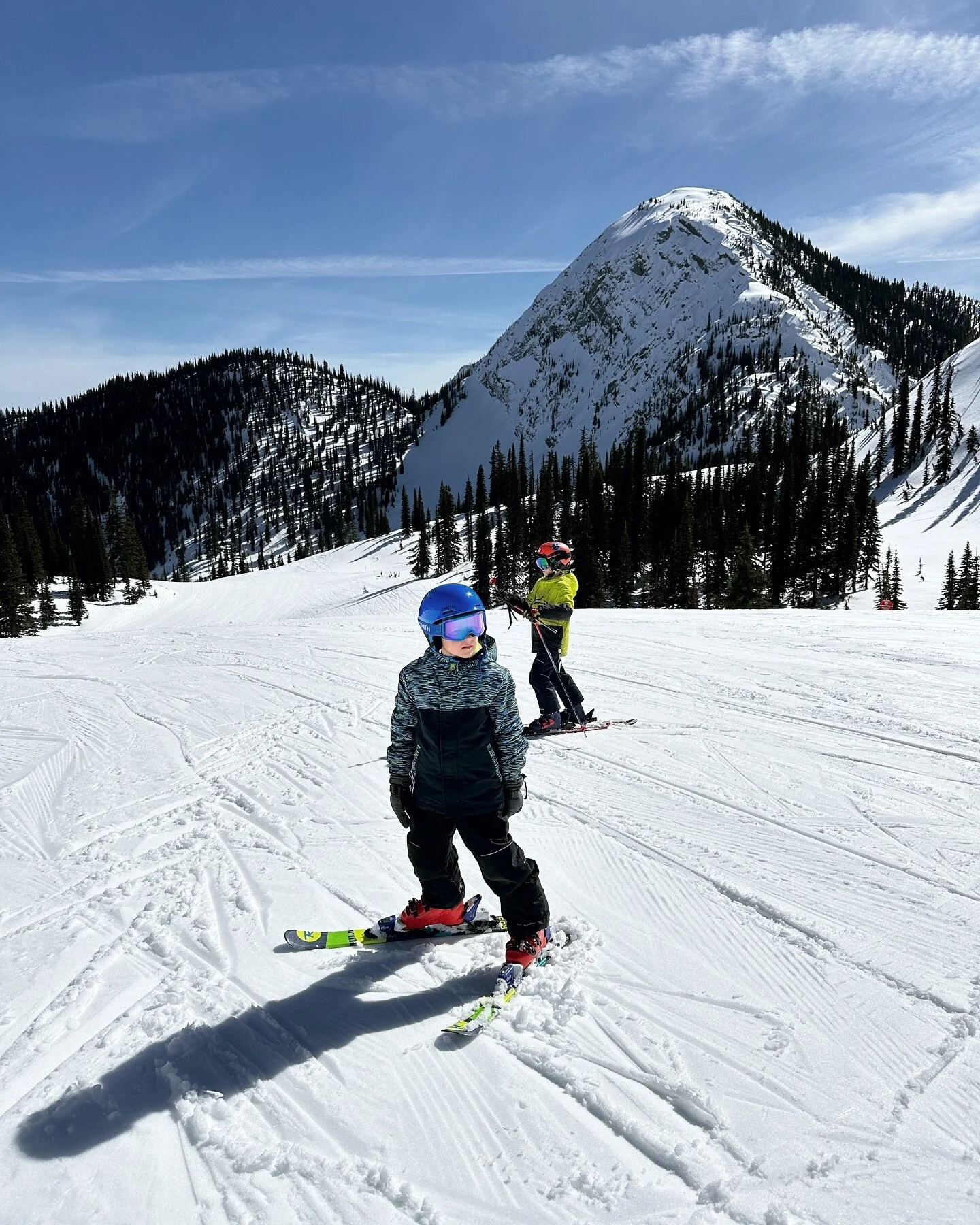 I hope your Easter and spring break brought some sunshine and joy your way! 🐣
We got a couple of nice spring skiing days before the flu did its rounds leaving us cooped up at home with a lot of grumpy faces. 
All those well-laid plans to have some