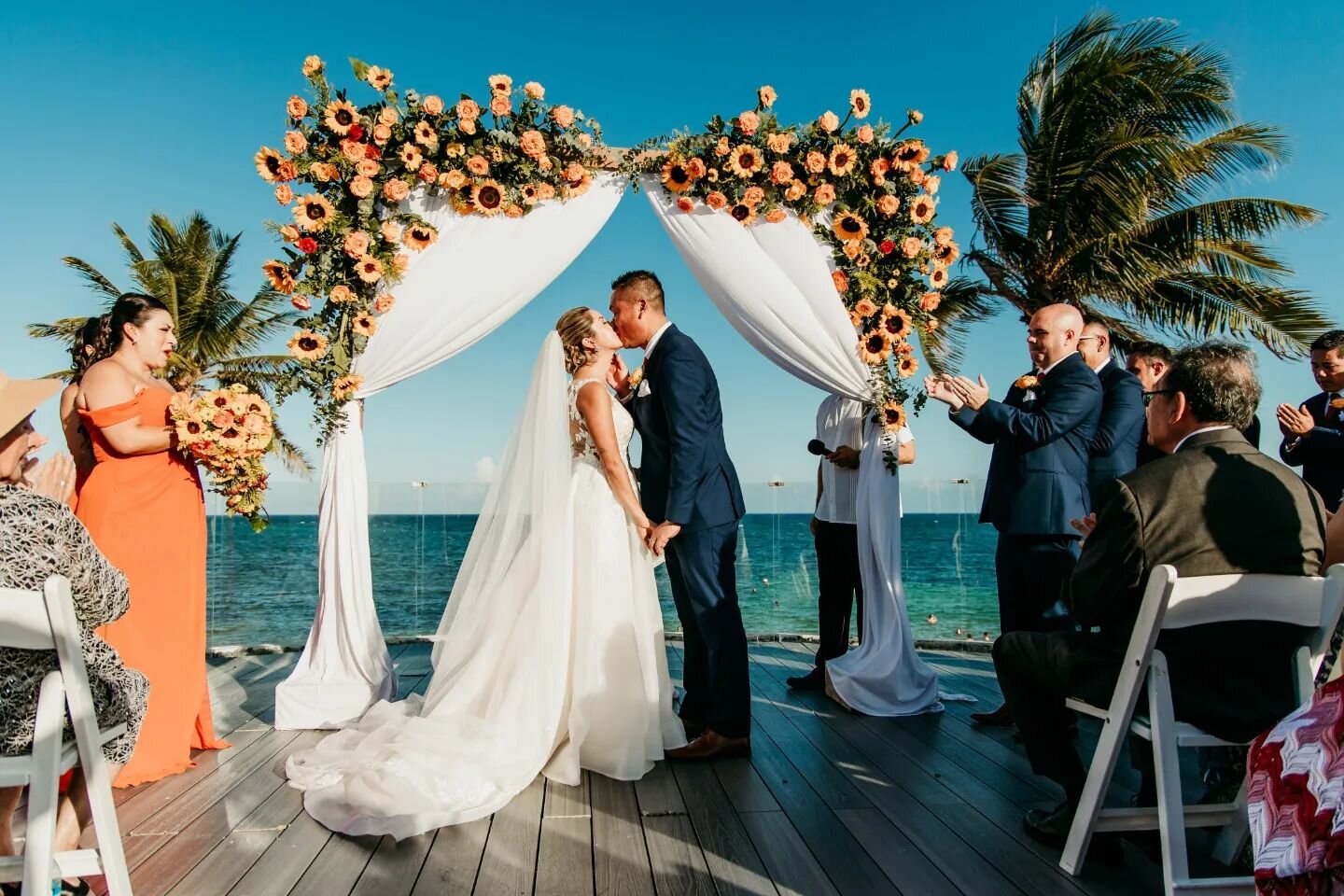 What a beautiful ceremony this was overlooking the ocean @dreamstulum 😍

.
.
.
#dreamstulum #dreamstulumresortandspa #dreamstulumwedding #tulumweddingphotographer #tulumwedding #rivieramayaweddingphotographer #cancunweddingphotographer #playadelcarm