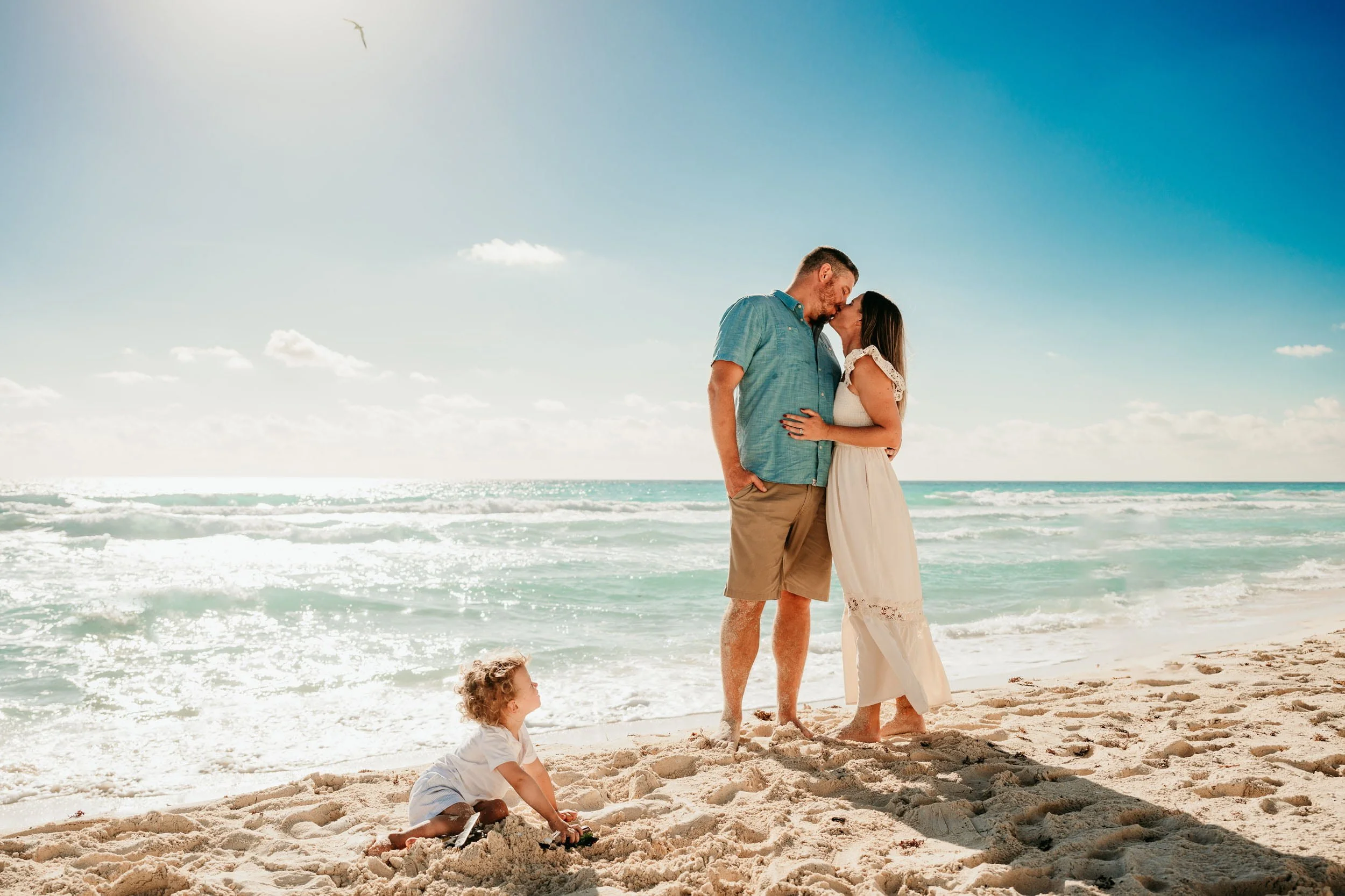 fiesta-americana-cancun-photographer-family-on-beach.jpg
