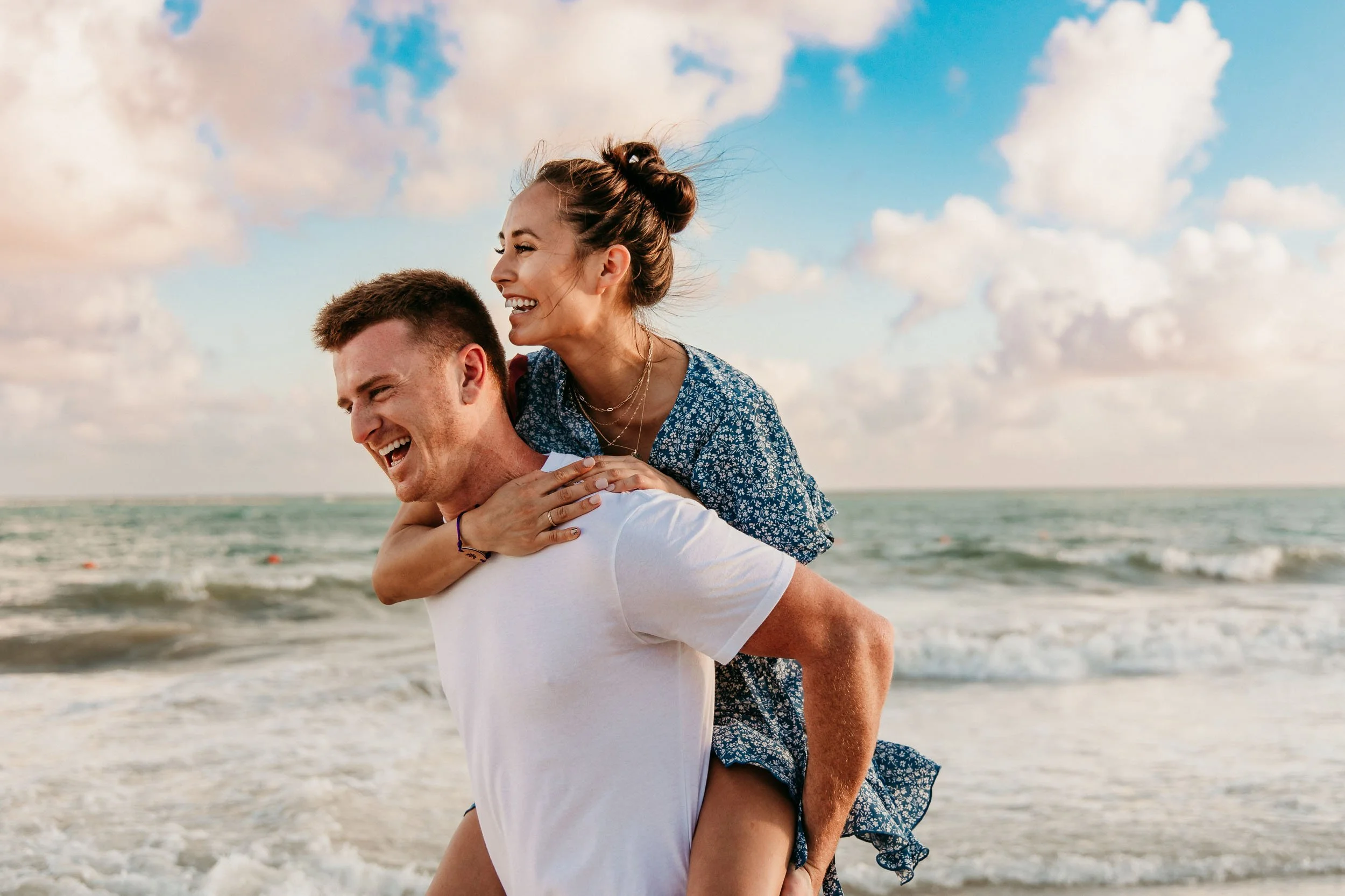 riviera-maya-photographer-playful-couple.jpg