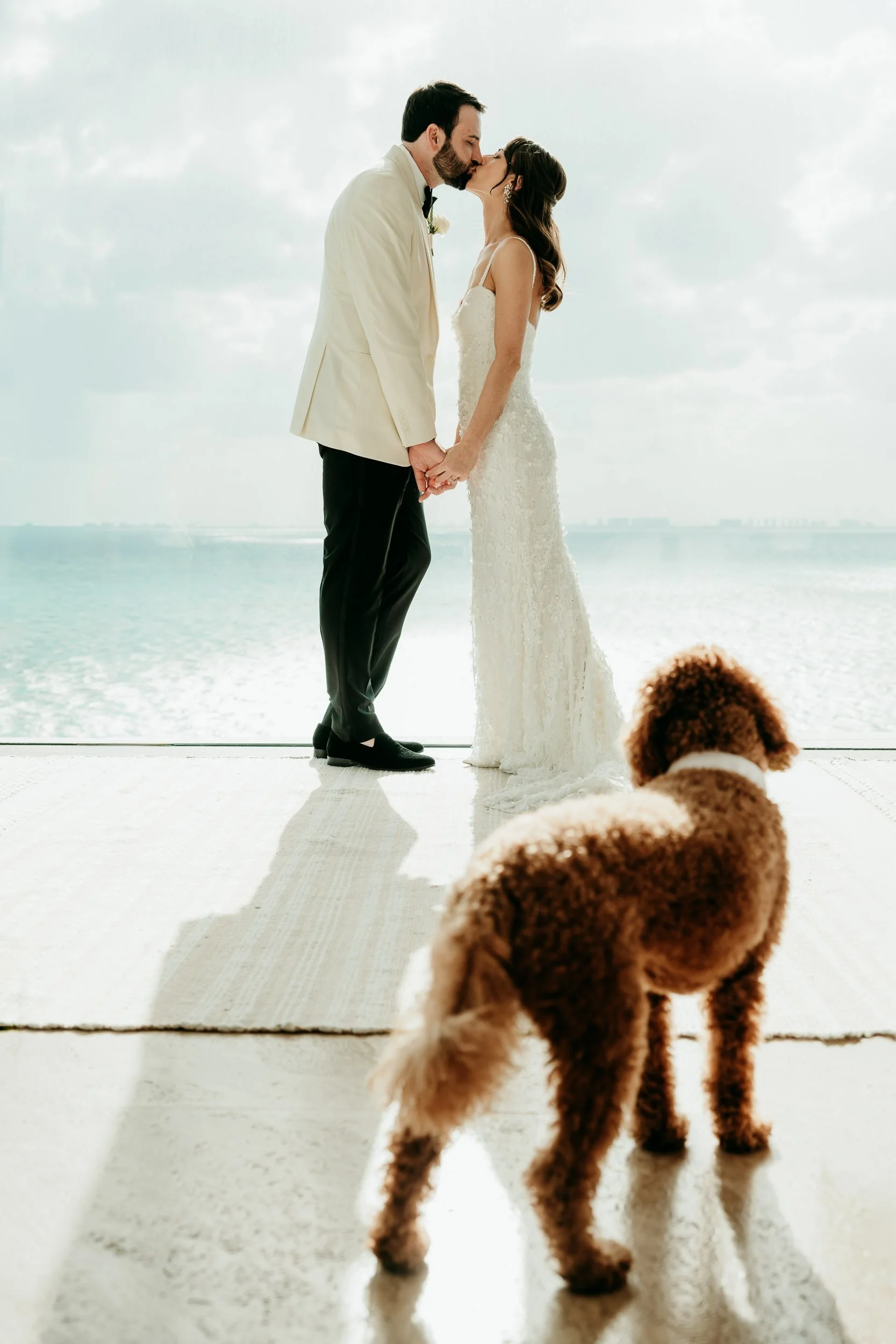 isla-mujeres-wedding-couple-kissing.jpg