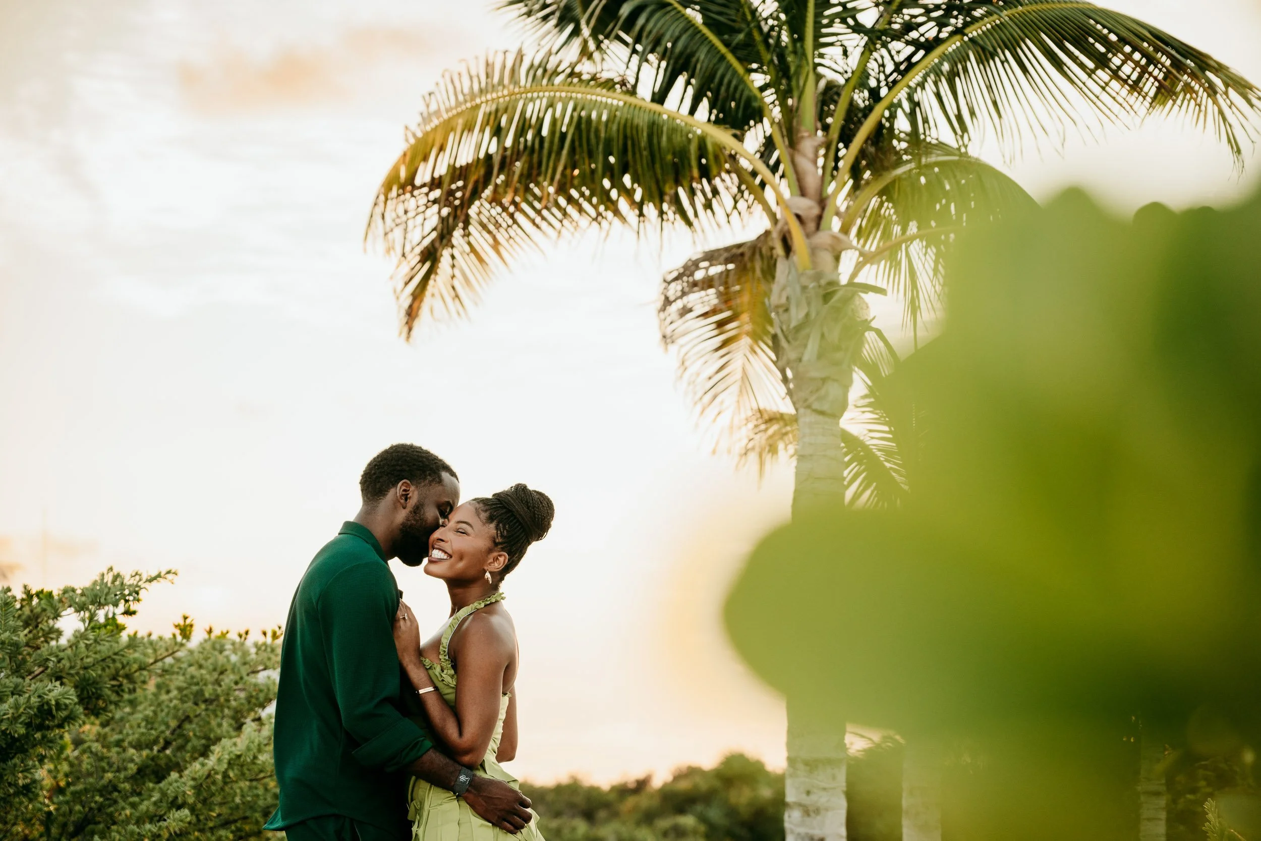 cancun-engagement-photography-couple-hugging-and-kissing.jpg