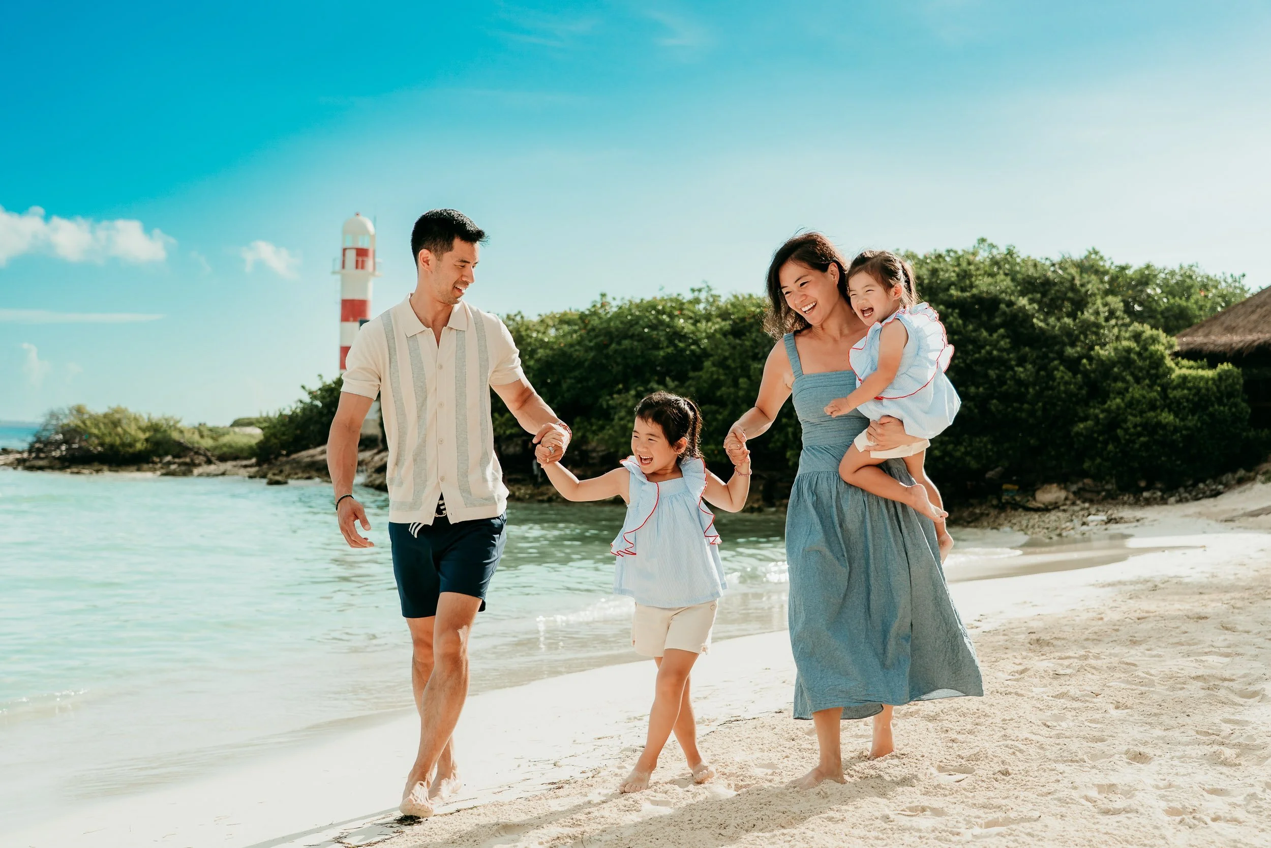 hyatt-ziva-cancun-photography-family-walking-on-beach.jpg