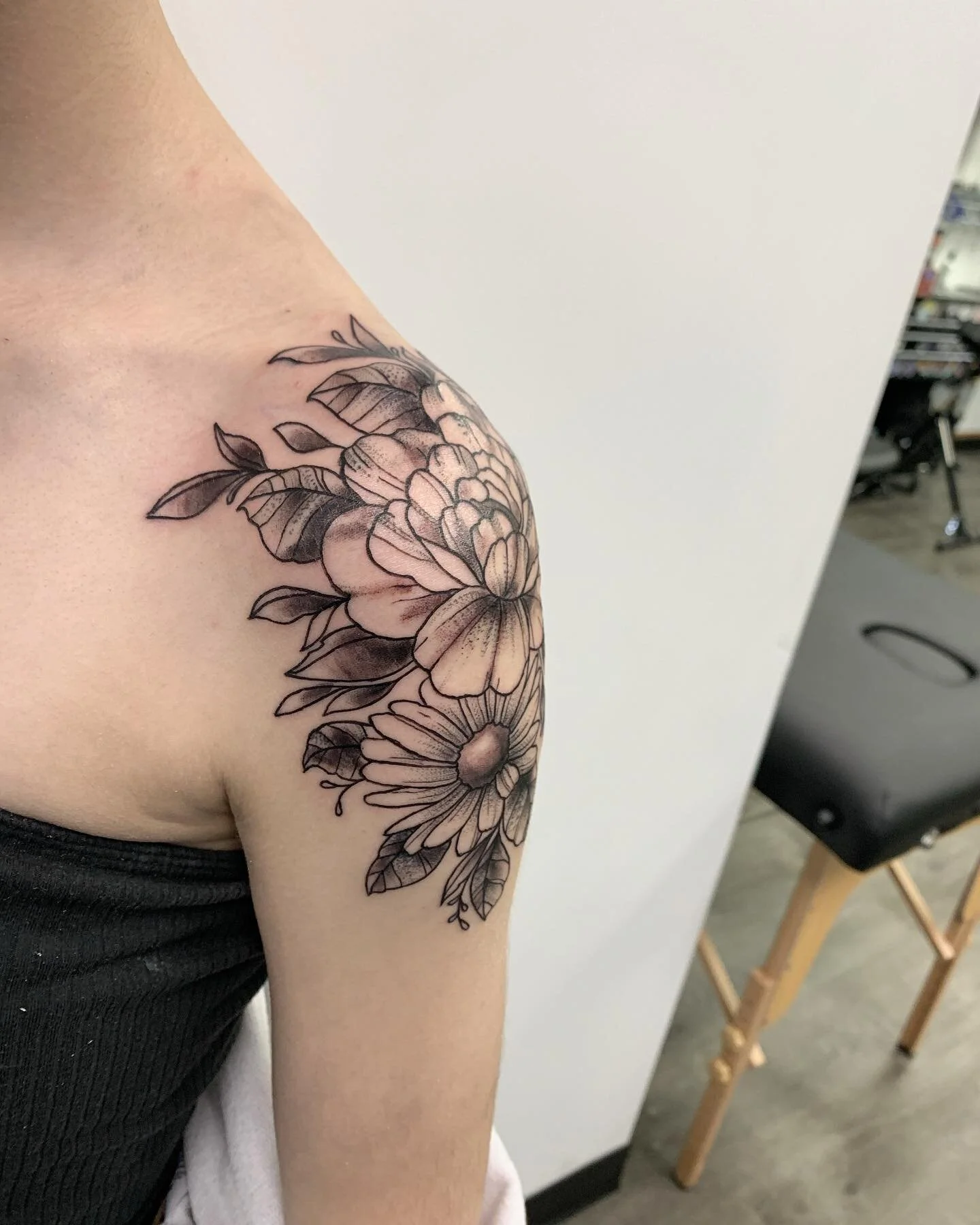 Some recent flowers 

#tattoo #tattoos #flowertattoo #flowertattoos #floraltattoo #shouldercaptattoo #theedgetattooct