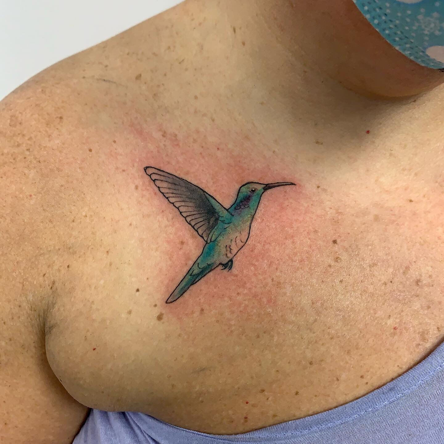 Mother and daughter hummingbirds from the other day #massachusetts #westernmasstattoo #Connecticut #connecticuttattoo #southwindsor #angrypenciltattoo #tattoo #tattoos #eternalink #hivecaps #saniderm #helios #dragonsbloodbutter #MAtattoo #CTtattoo #C