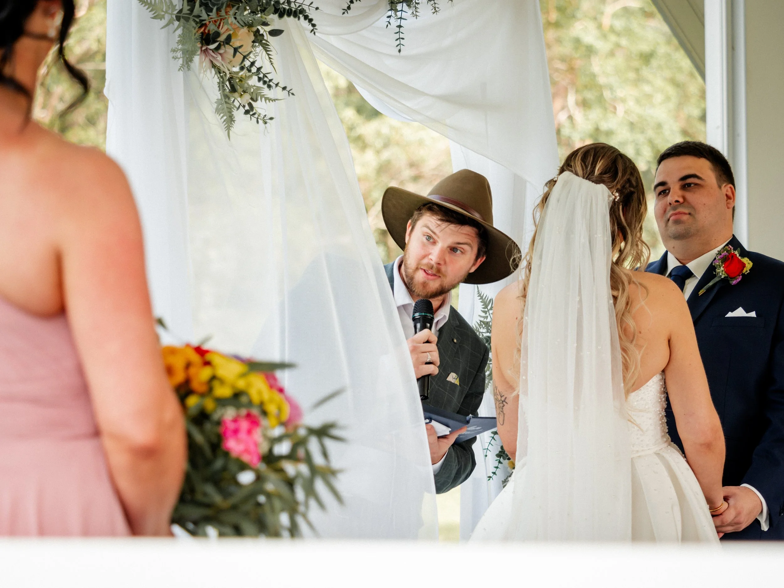 Gold Coast Celebrant marrying a couple