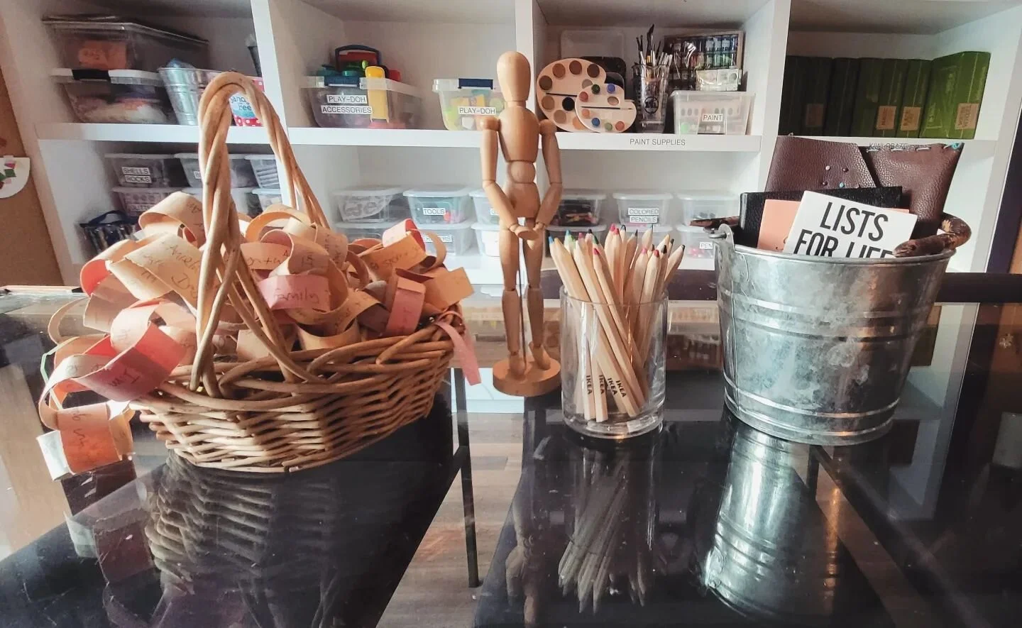 A #prettyneat craft space in this family-friendly rental home ✨️

#organizeyourlife #homeorganizing #organizedlife #organizingideas #organization #declutter #declutteryourlife #homedecor #home #decluttering #organize #organizationideas #organized #or