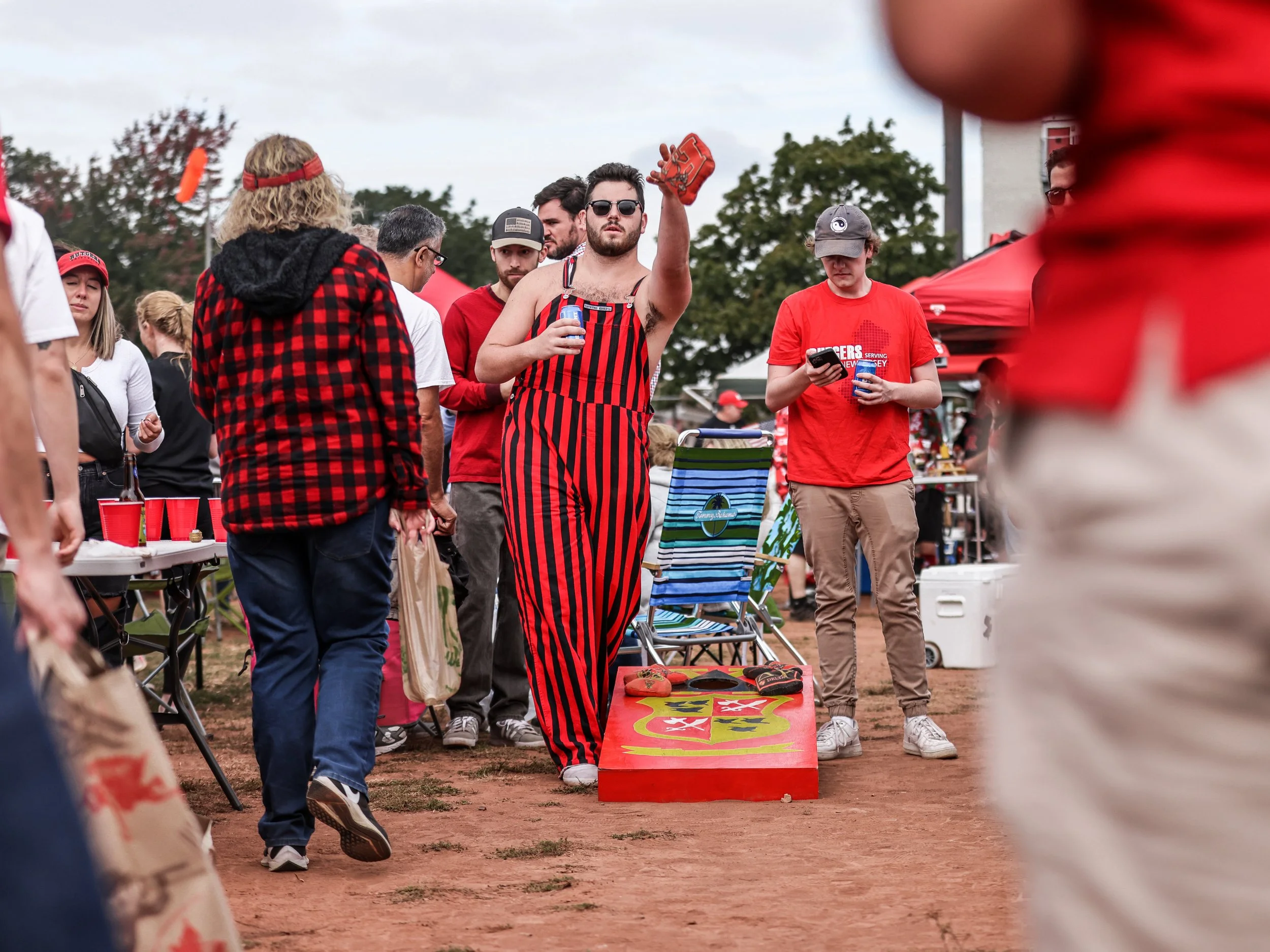 100921_TAILGATE_GR165.JPG