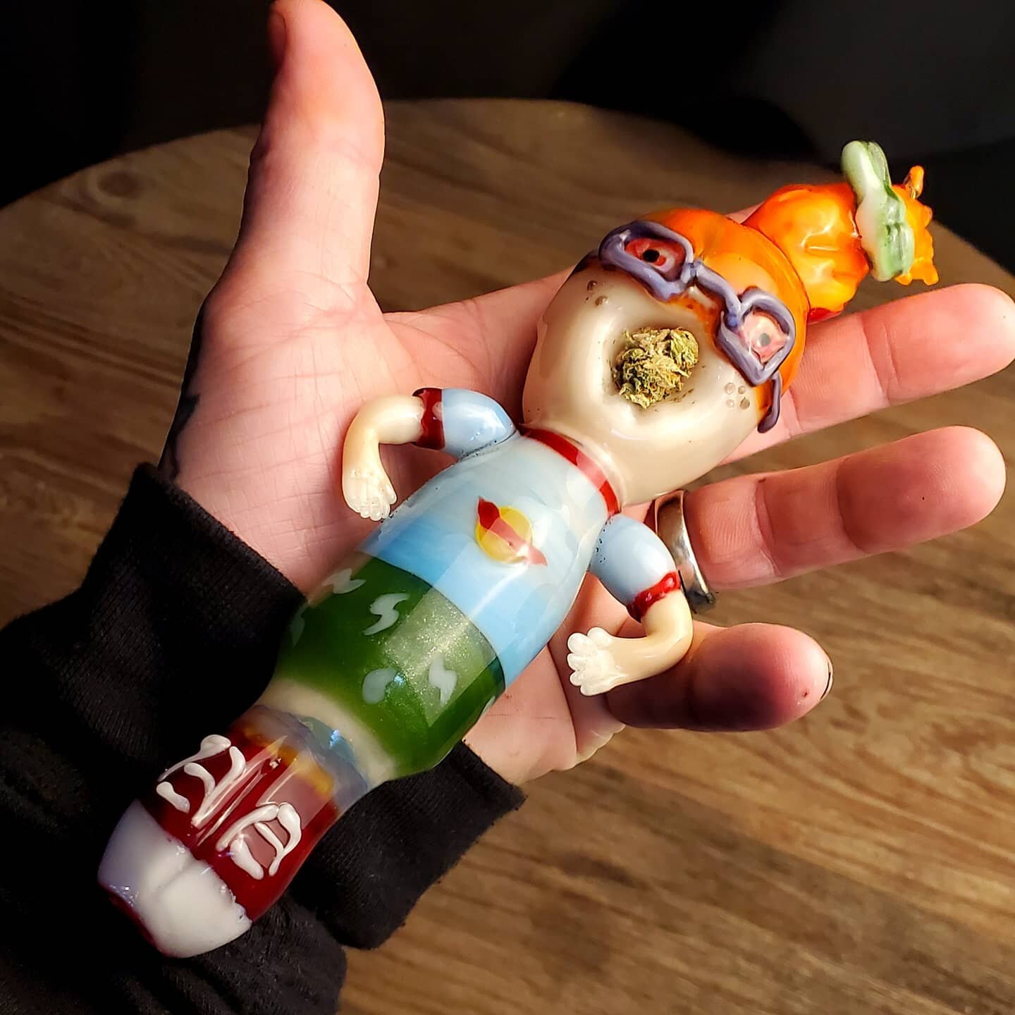 We had so much fun this last week! Heres some good shots of the totally amazing chucky pipe made by @embersoulshineglass for Nicolaus Crabb! He even comes with stand and all his toys and shrooms ! 
What makes your soulshine? 
#soulshineartsstudio #hu