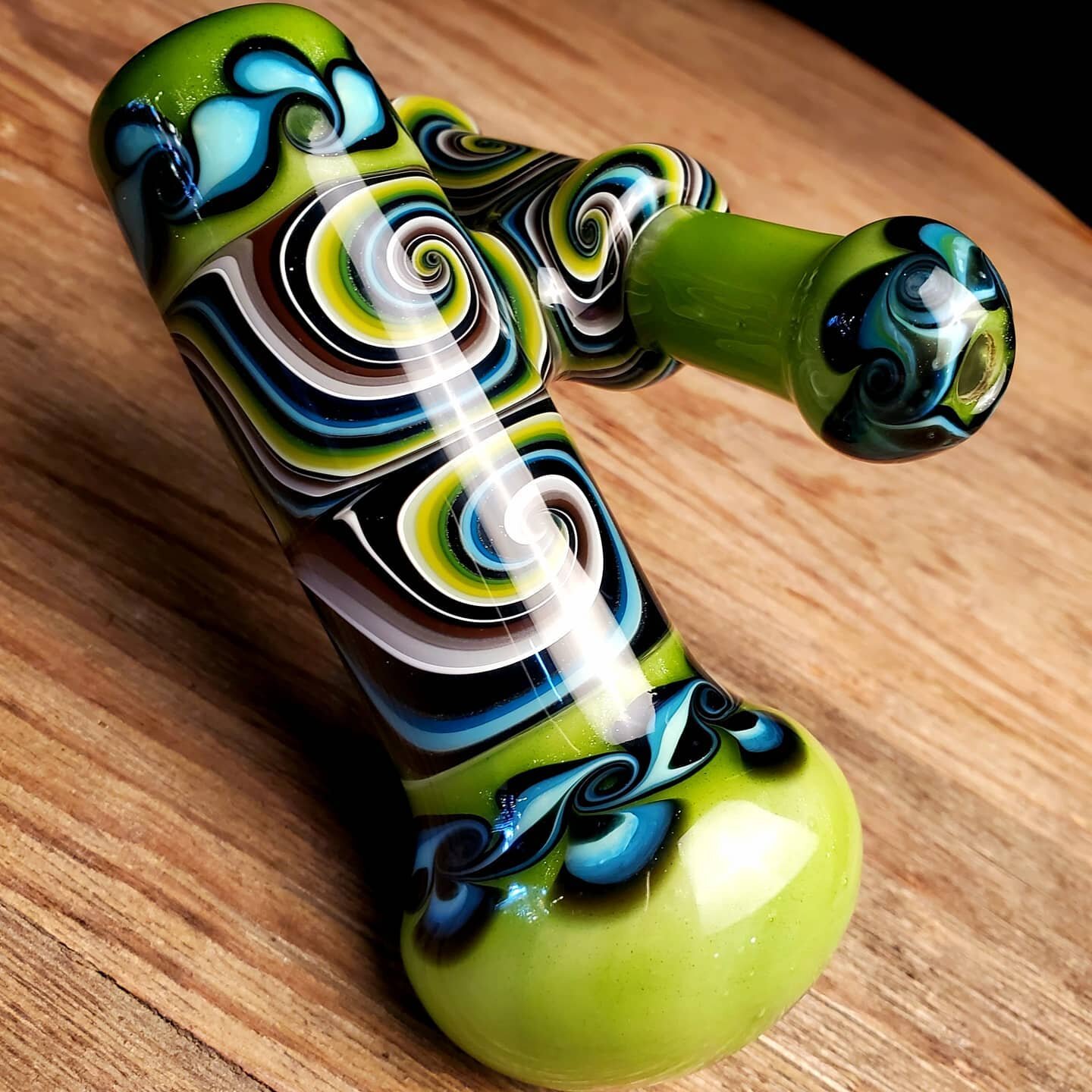 Sometimes  ya just gotta put the lime in the coconut. Chillaxicate your senses with the smooth curves and cool style of the lime sublime chopper bub.
WHAT MAKES YOUR SOULSHINE?
#soulshineartsstudio #humboldtglassschool #Humboldt #glassblowing #glassp