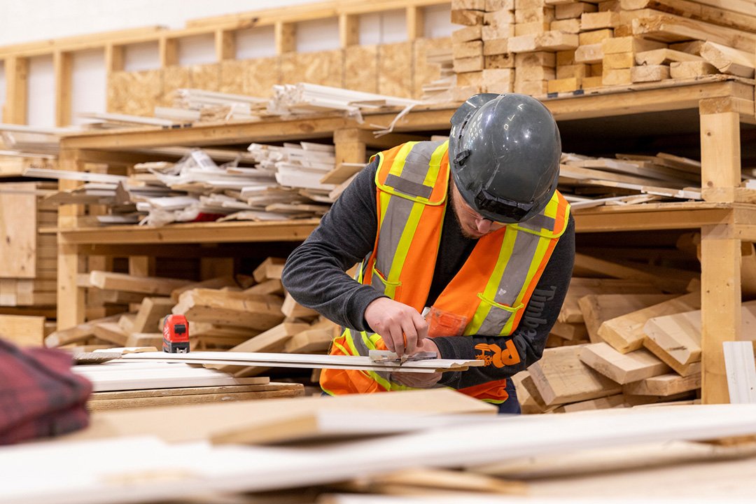 How to Find a Good Finish Carpenter in Toronto