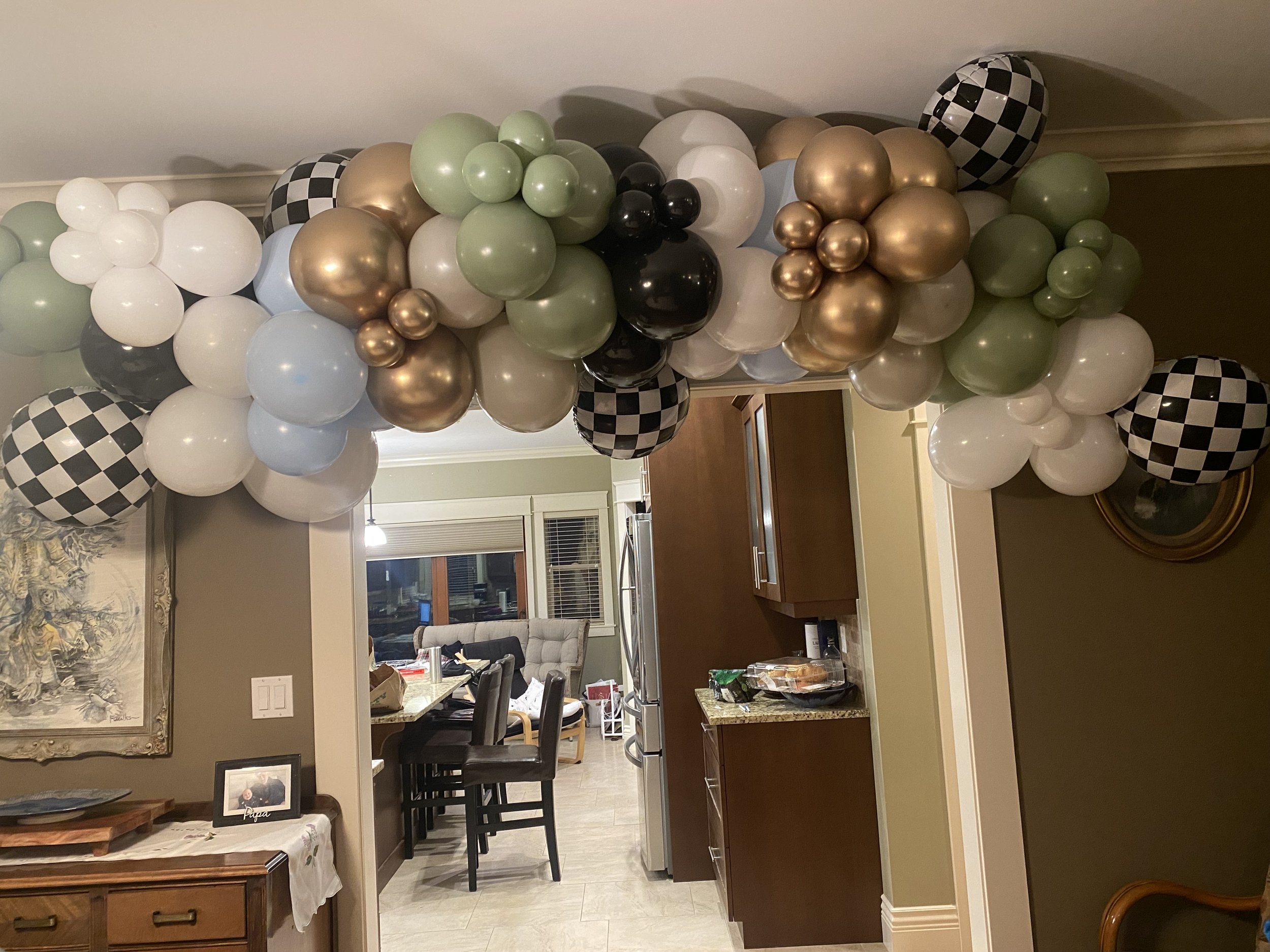 race car balloon garland 