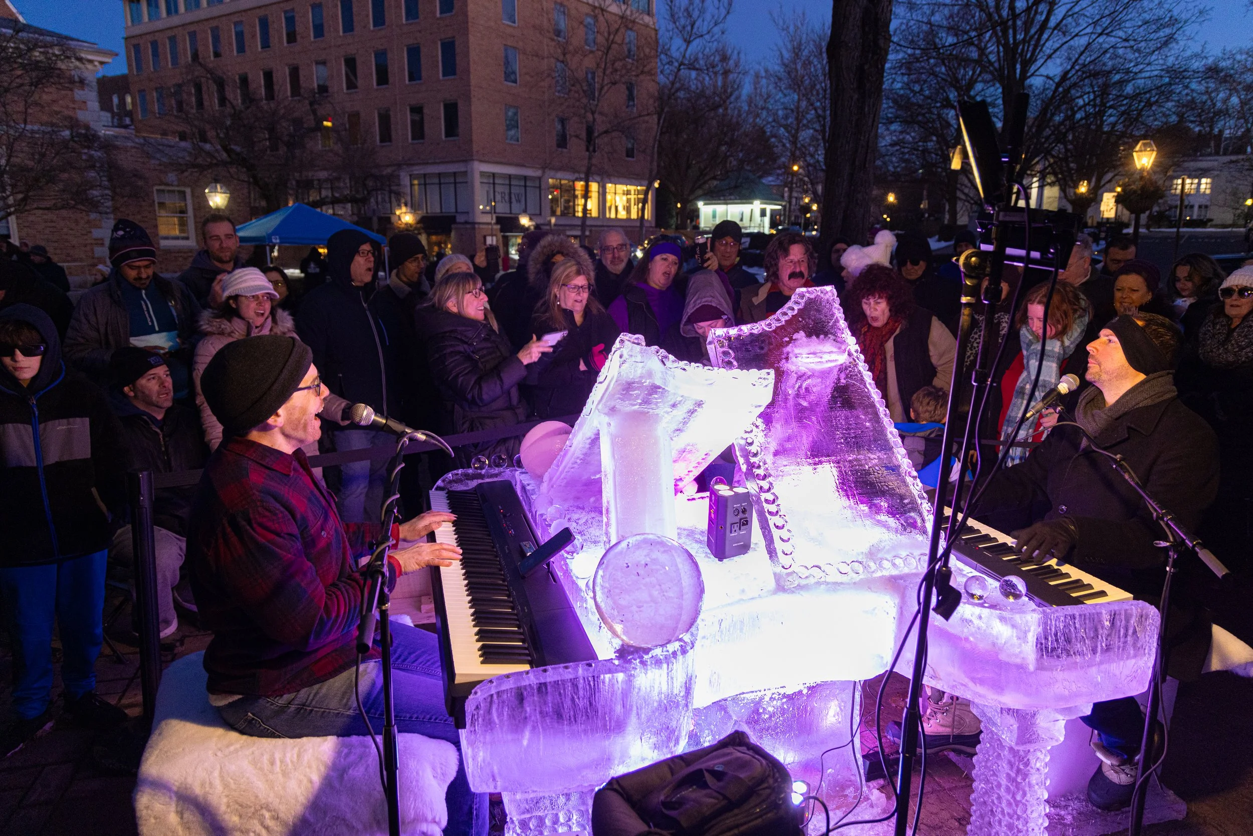 dueling pianos.jpg
