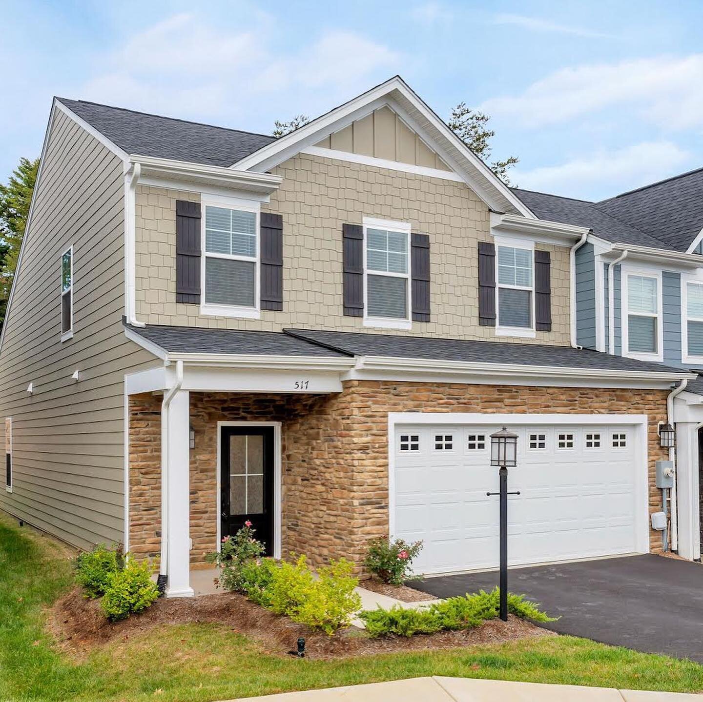 New to the rental market! Stunning like-new villa home in Crozet!

Discover this beautiful 3 bedroom, 2.5 bath end-unit villa home located in the desirable Glenbrook at Parkside community, adjacent to Crozet Park. Easy access to various shops and res