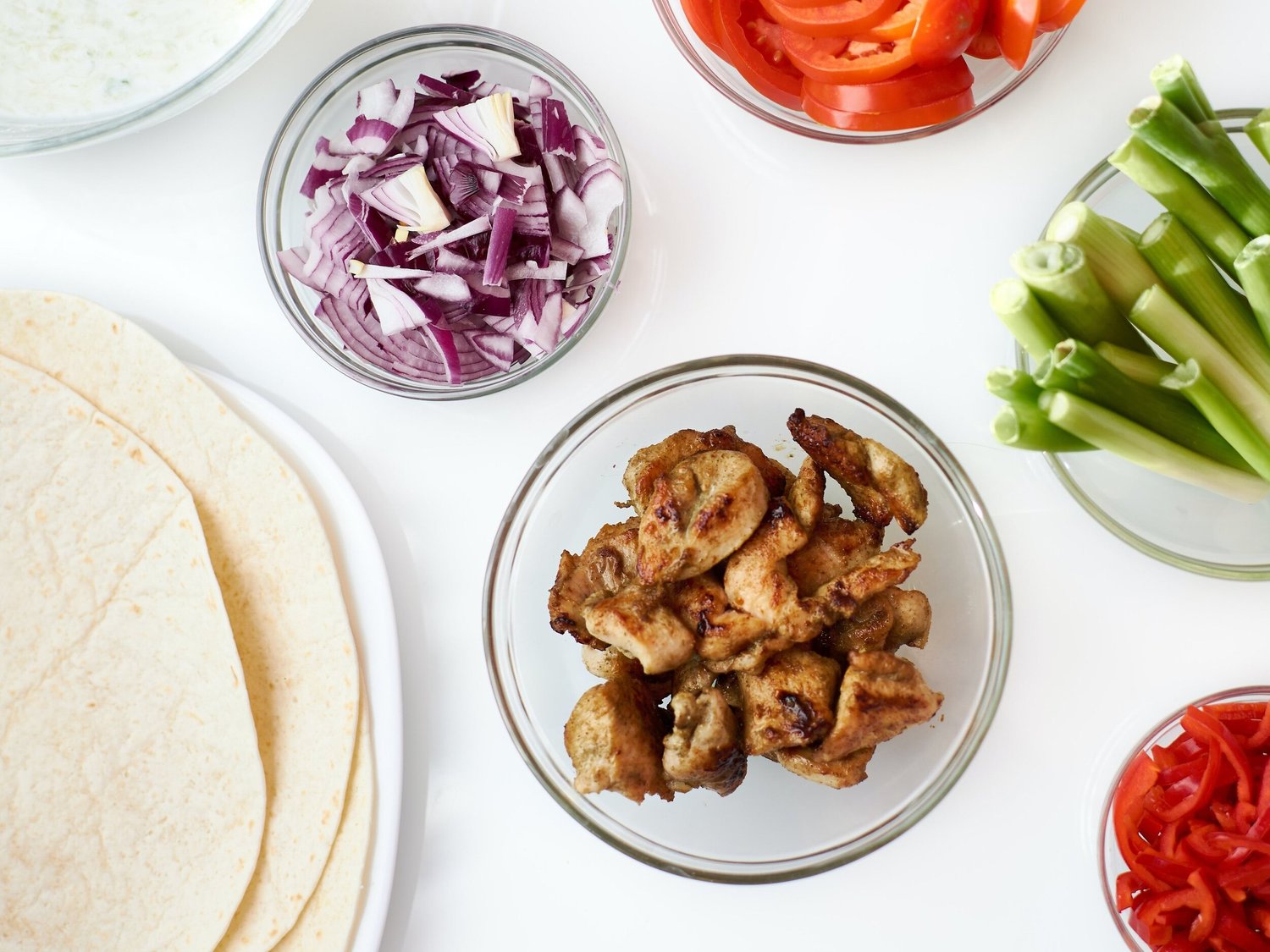 Grilled Chicken Wraps with Zhoggiu Grilled Chicken Wraps with Zhoggiu