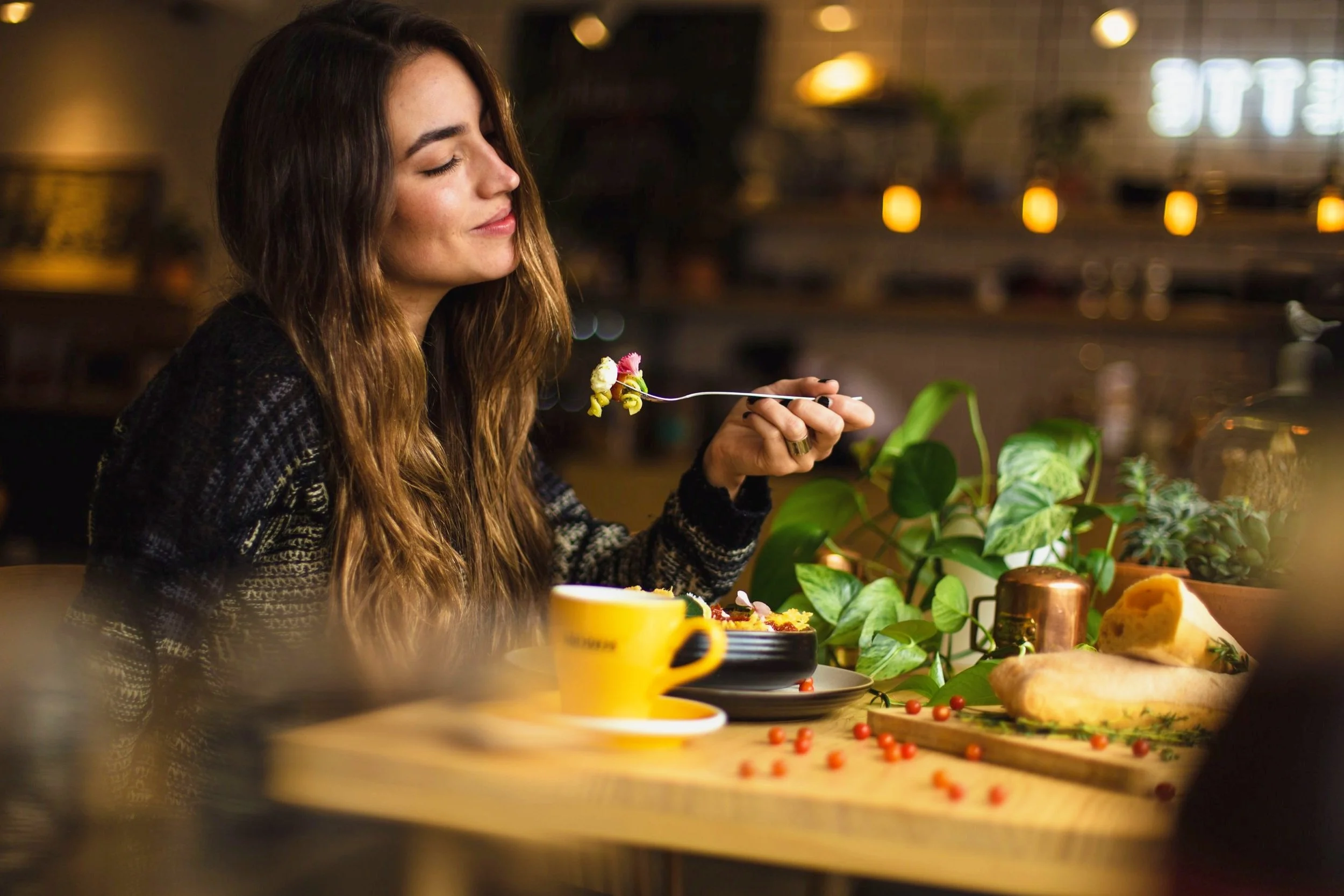 18 FAQs on Mindful Eating: The Secret to a Healthy Relationship with Food