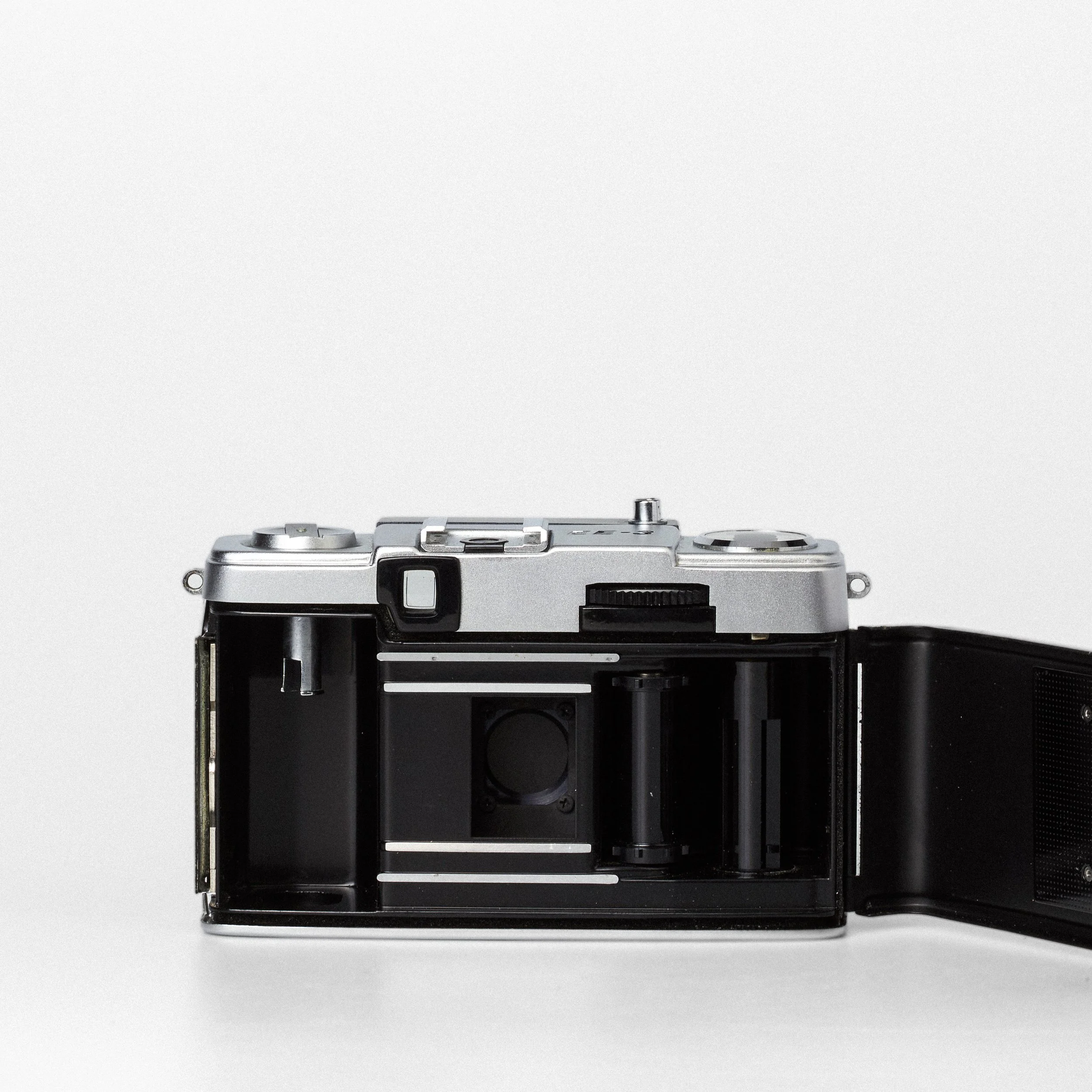 Carmencita cameras4912.jpg