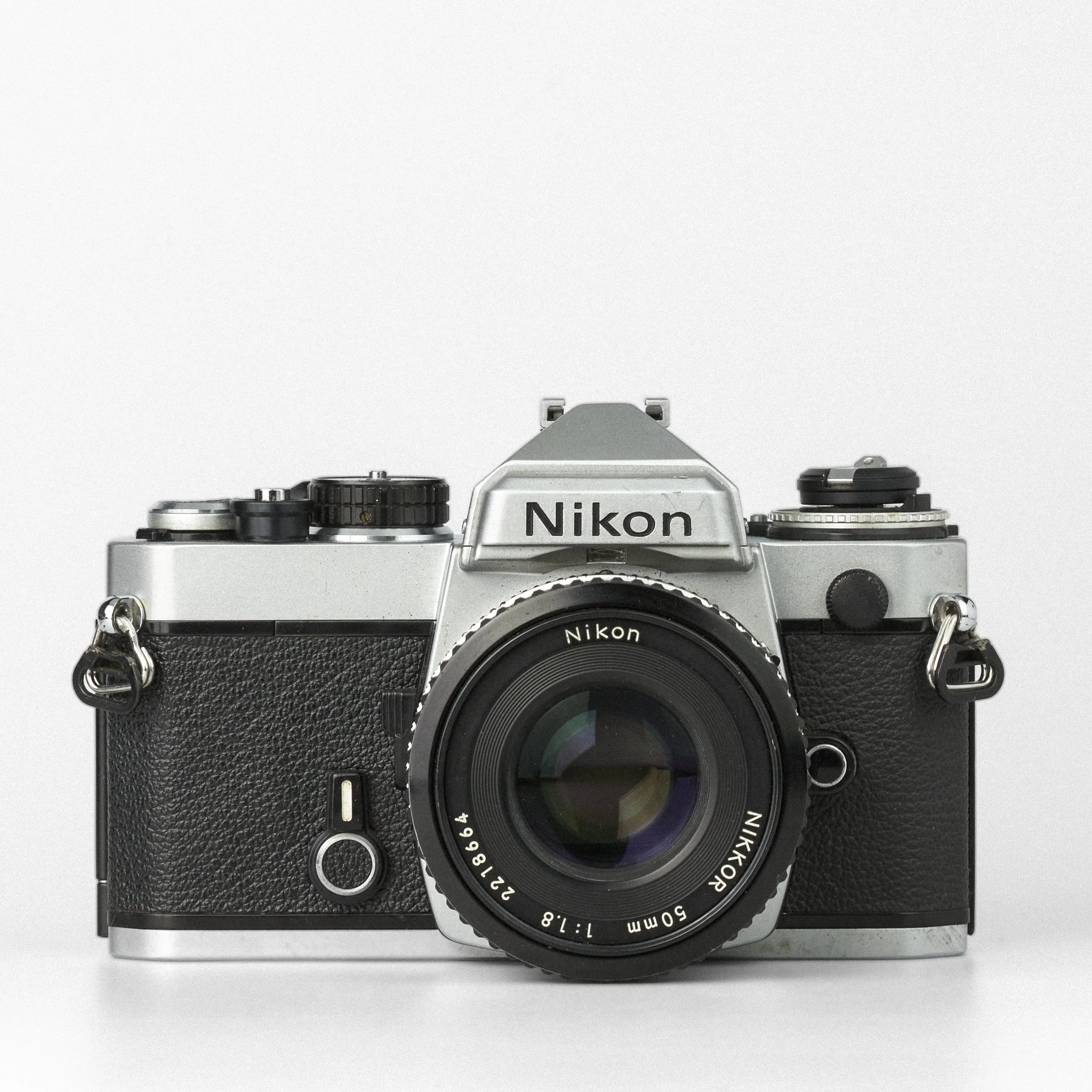 Nikon FE  + Nikkor 50mm 1.8 Ais
