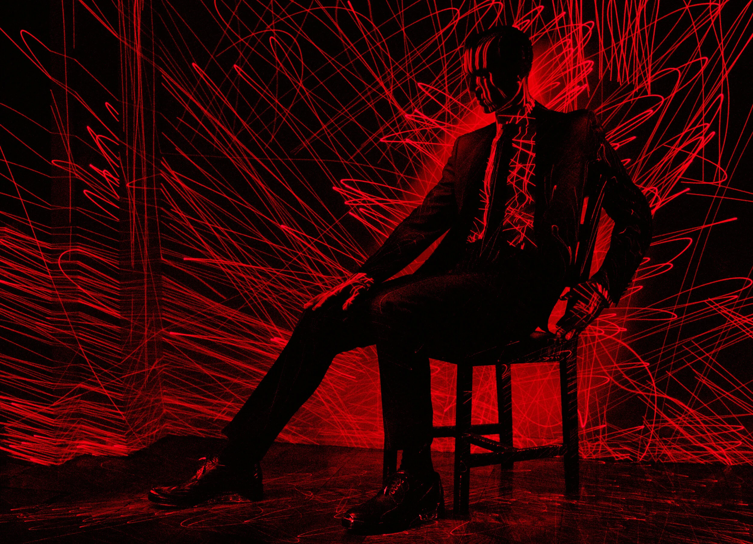 L’OFFICIEL HOMMES - BLACK HOLE SUN