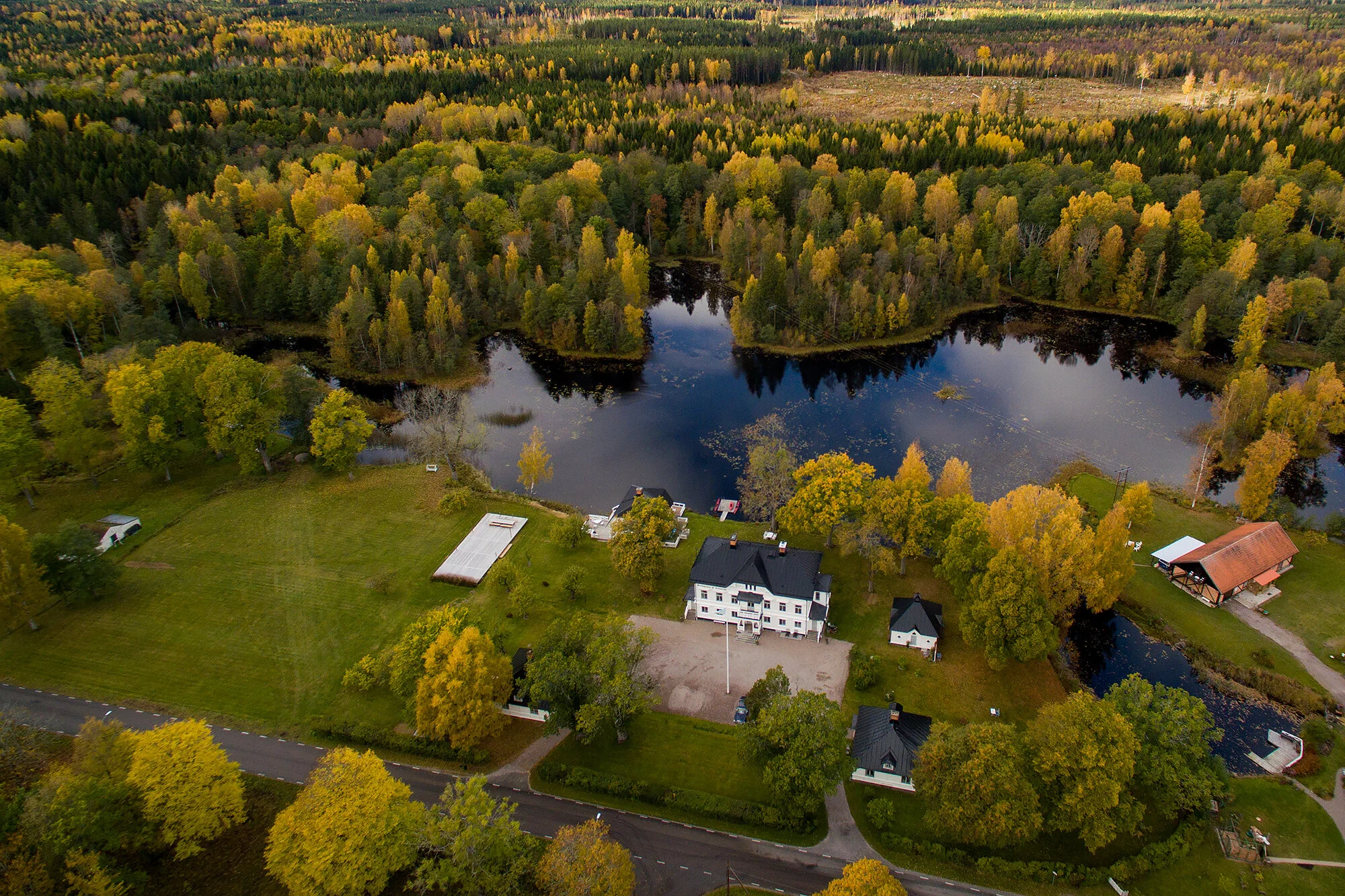 Huset från himlen om hösten. Underbara retreat på Susannas underbara herrgård.