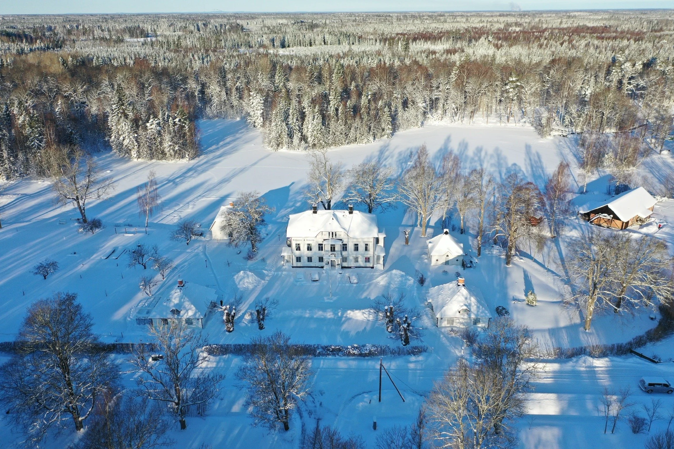 Underbara retreat på Susannas underbara herrgård i vinterskrud.