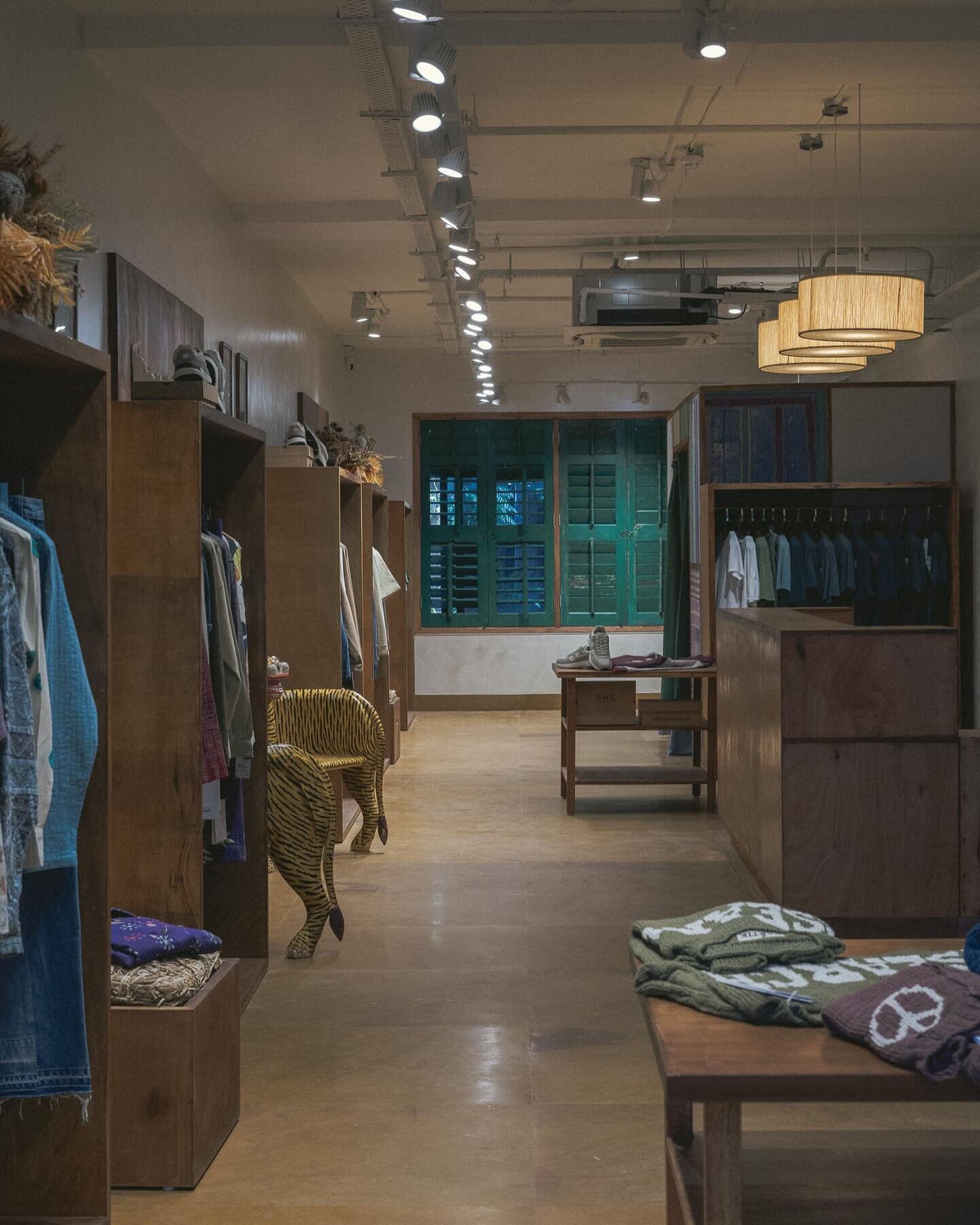 Kartik Research opens its first retail store &lsquo;Research Research&rsquo; in Delhi, India. Measuring over 1400 square feet over one floor in Delhi&rsquo;s Greater Kailash II M Block Market. 

The space features natural repurposed woodworking and J