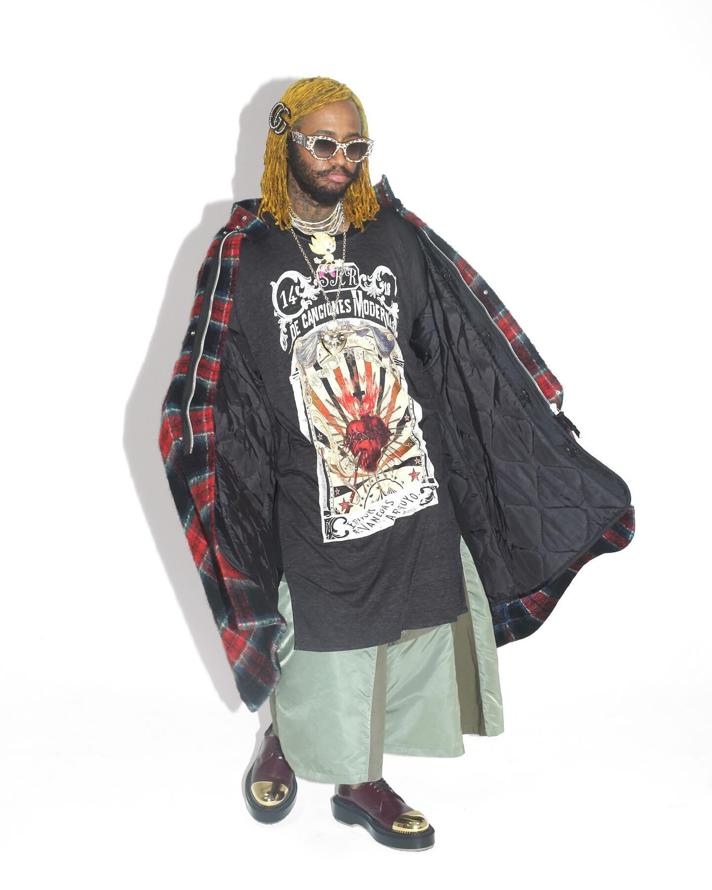 Today, LA&rsquo;s virtuosic bassist, singer and songwriter @thundercatmusic launches his SS24 capsule collection exclusively with Dover Street Market London and DSML E-SHOP.
 
The collection unites style references from his LA homeland alongside his 