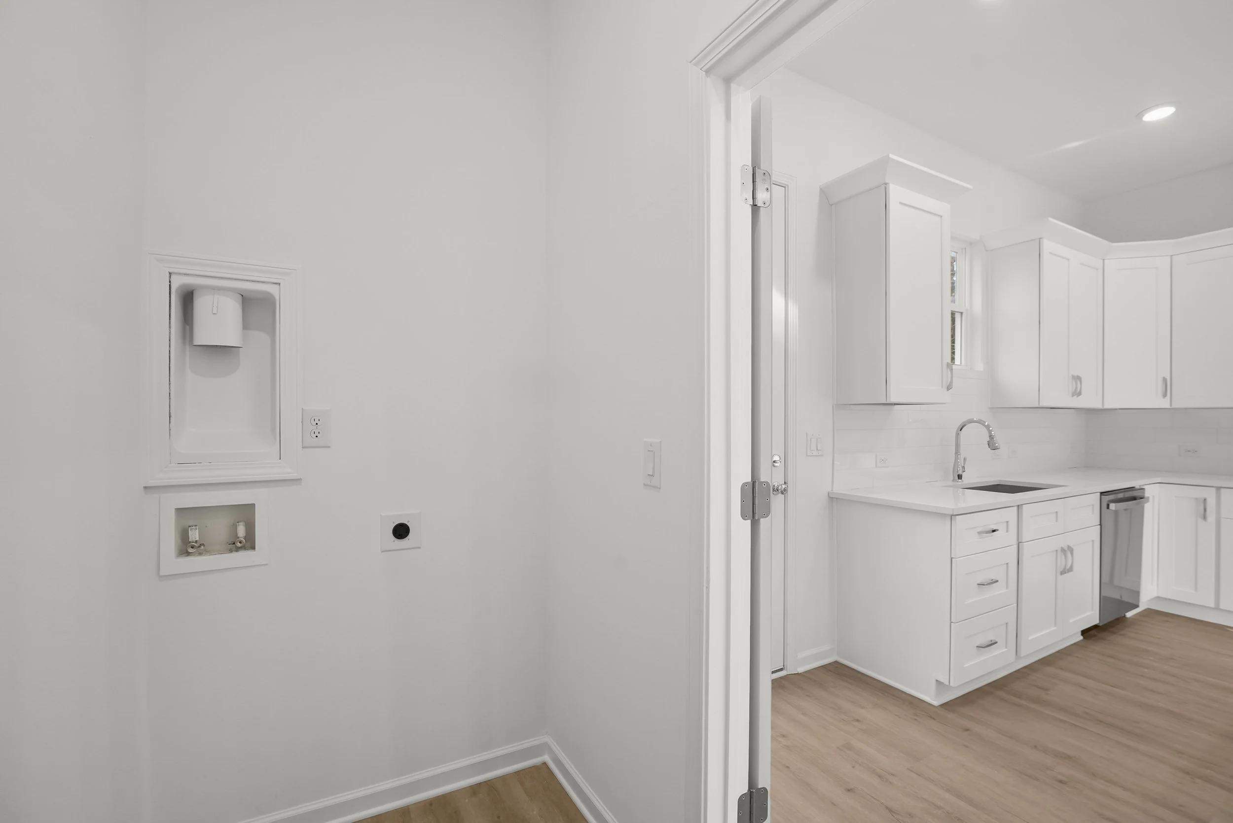 2126 Burroughs Ave15.JPG