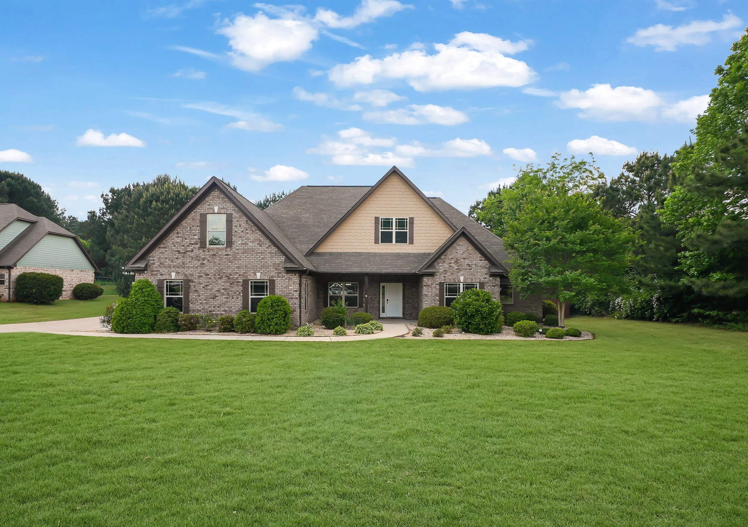 103 Huntington Way 1.jpg