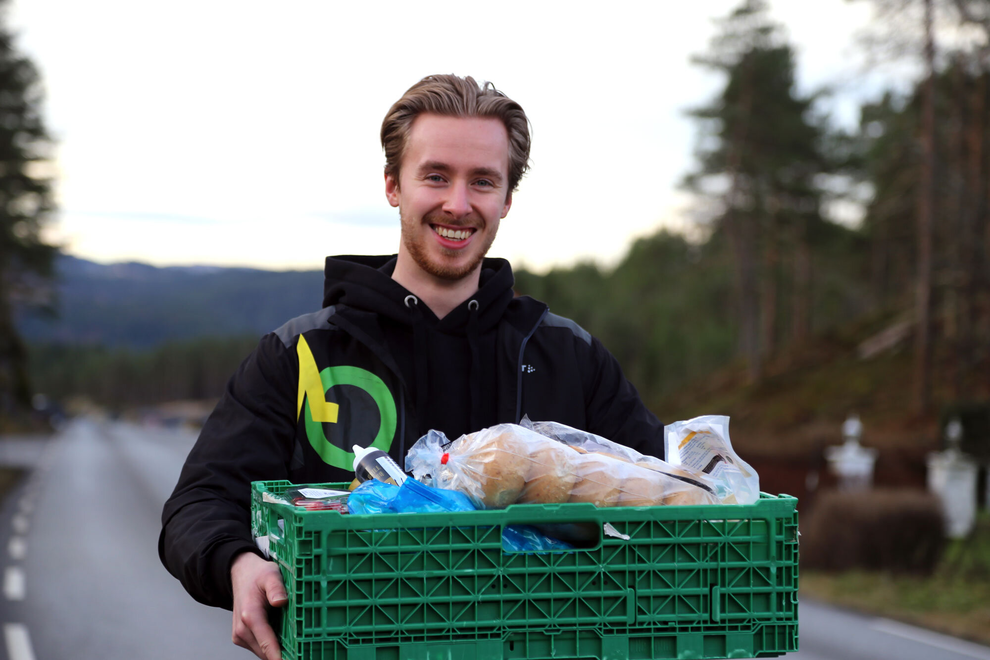 Deler ut mat til dei som treng det mest – med eit SMIL