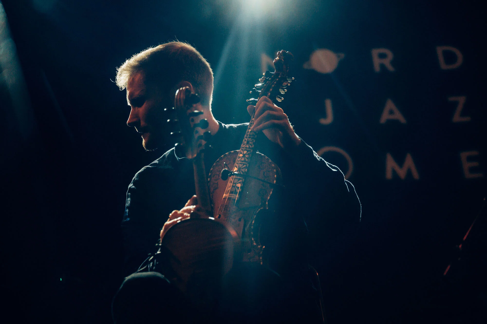 No kjem det ny musikk frå Erlend Apneseth