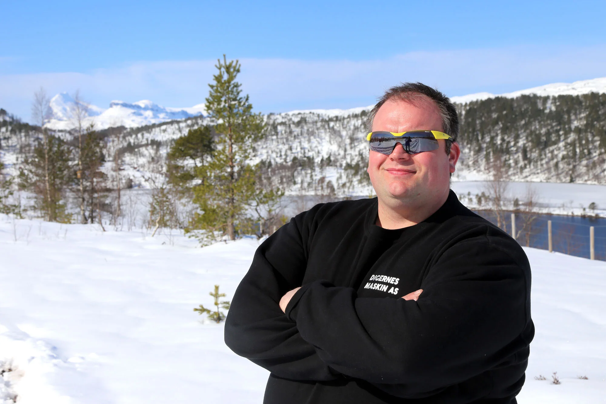 Olvar vil dele panoramautsikta og kveldssola