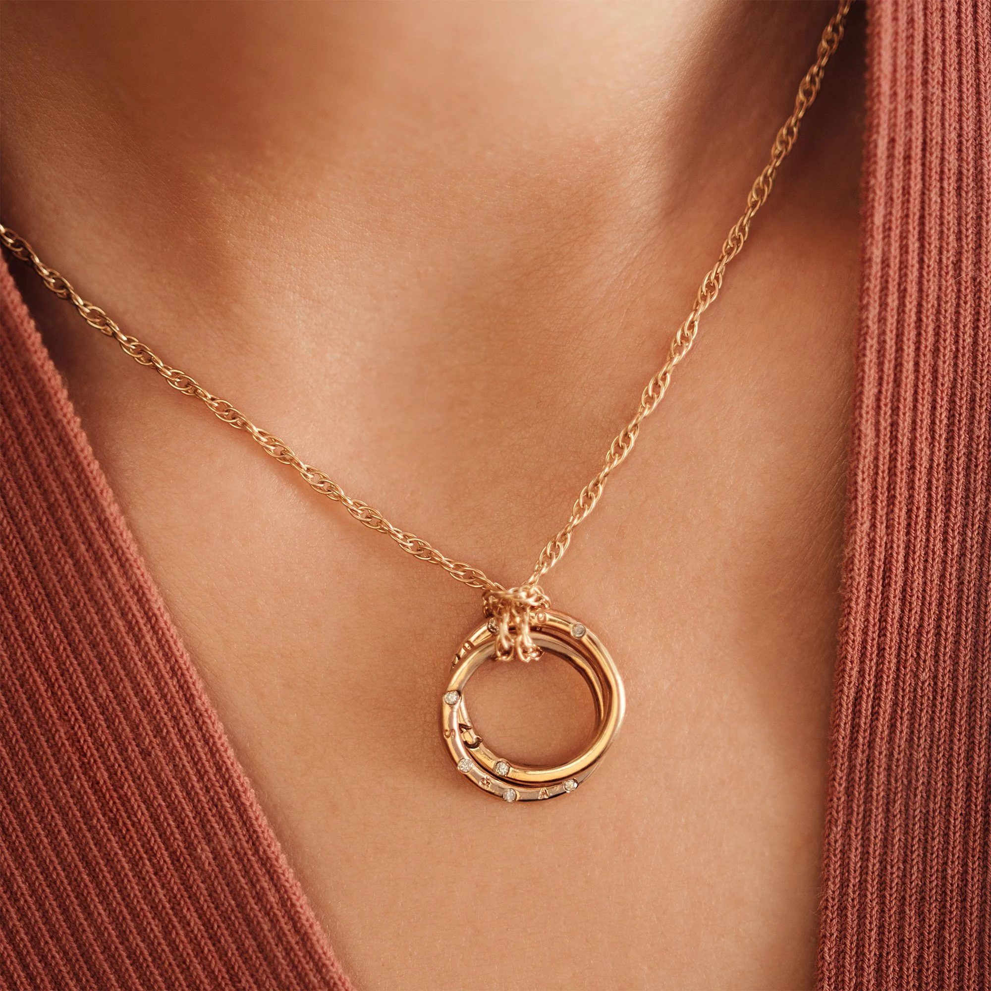 Interlocking Necklace.jpg