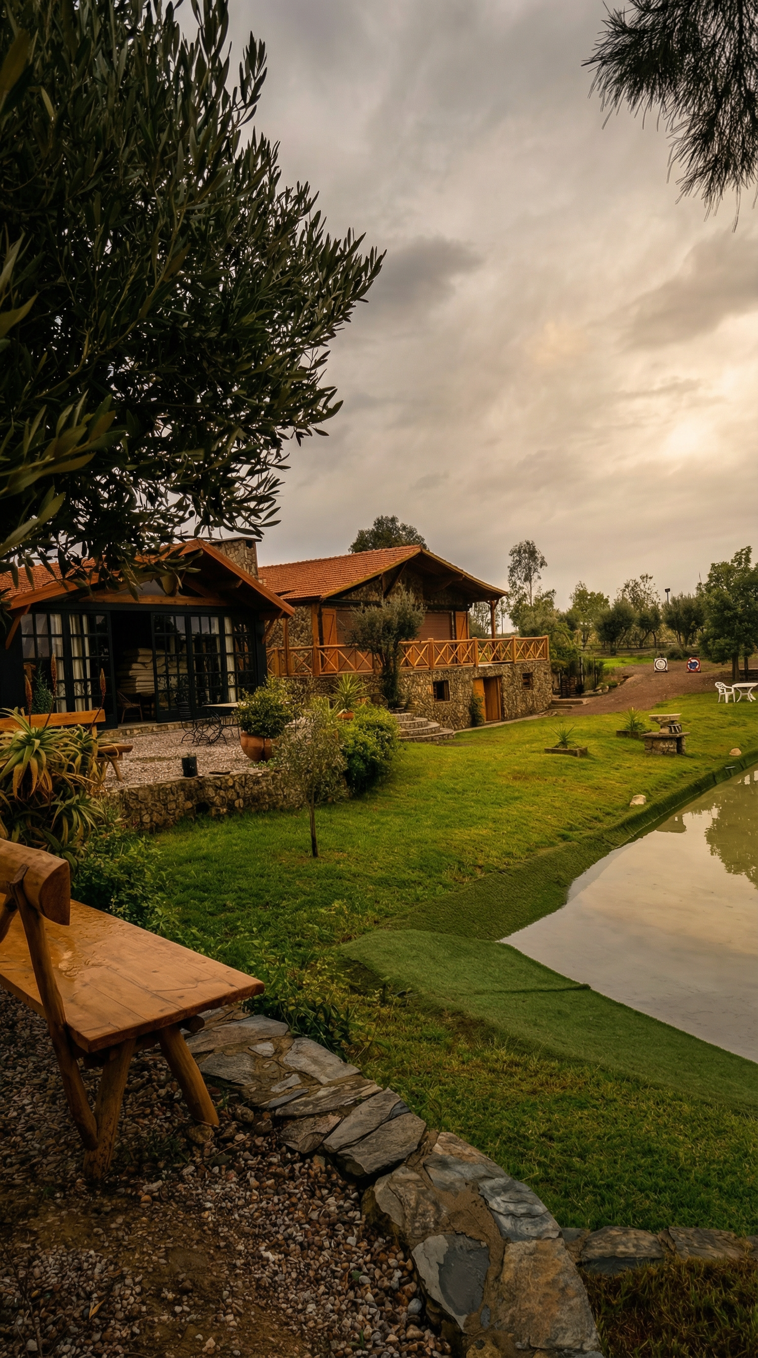 La terrasse de Ferme Olea, vivre la nature à ciel ouvert